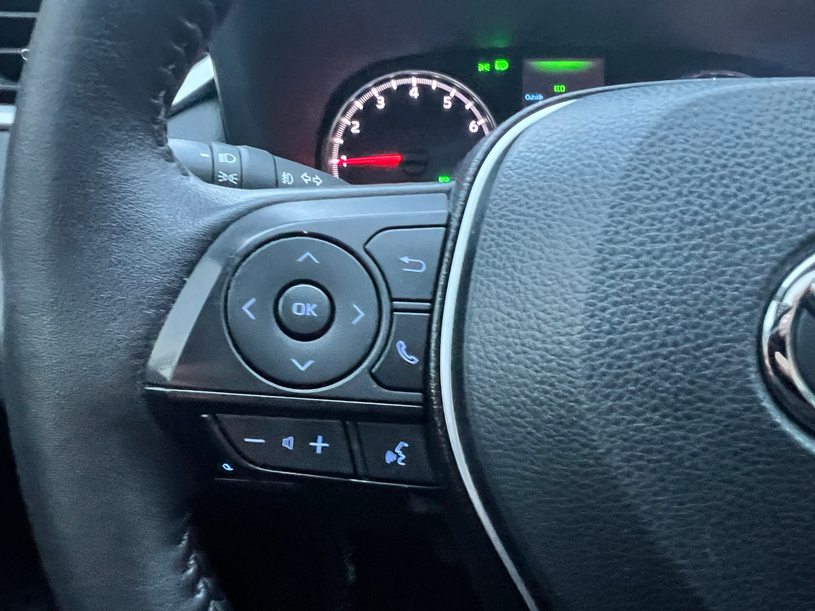 /crownautomobile/2022-Toyota-RAV4-4691167346526268.jpg