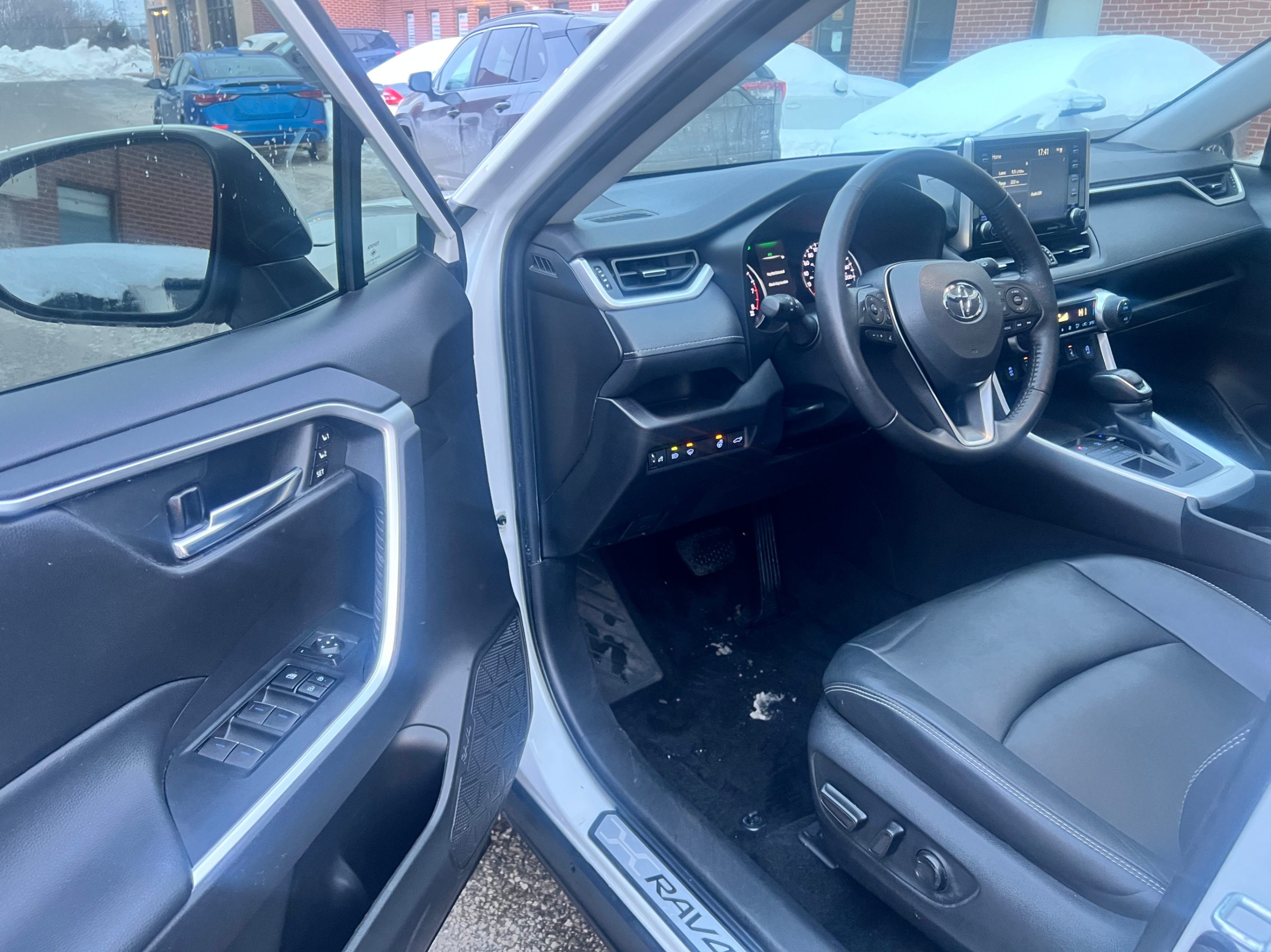 /crownautomobile/2022-Toyota-RAV4-6450023714257429.jpg