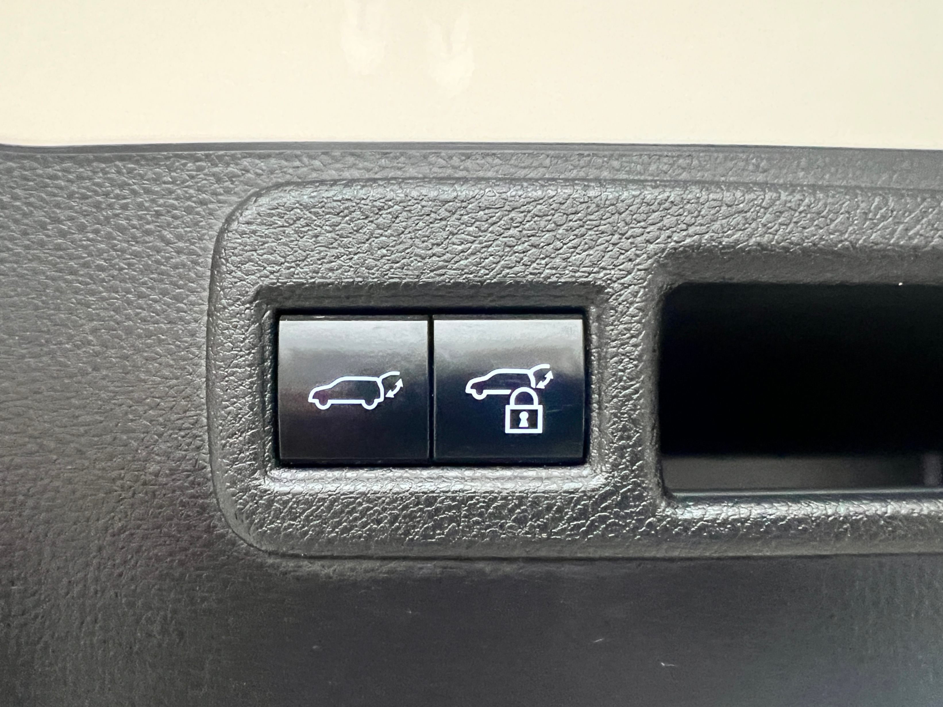 /crownautomobile/2022-Toyota-Venza-17468468403509374.jpg