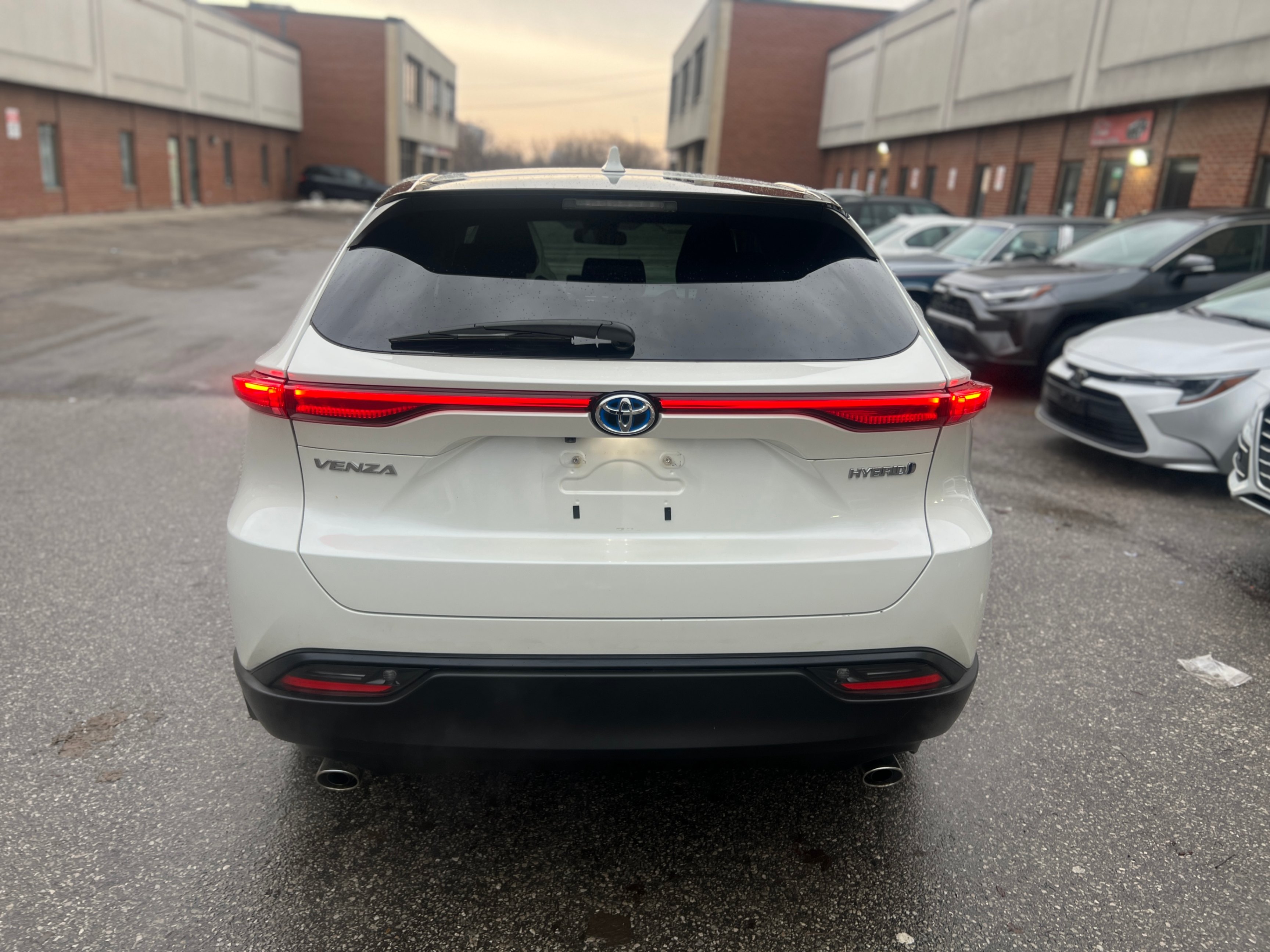 /crownautomobile/2022-Toyota-Venza-44765645063402326.jpg
