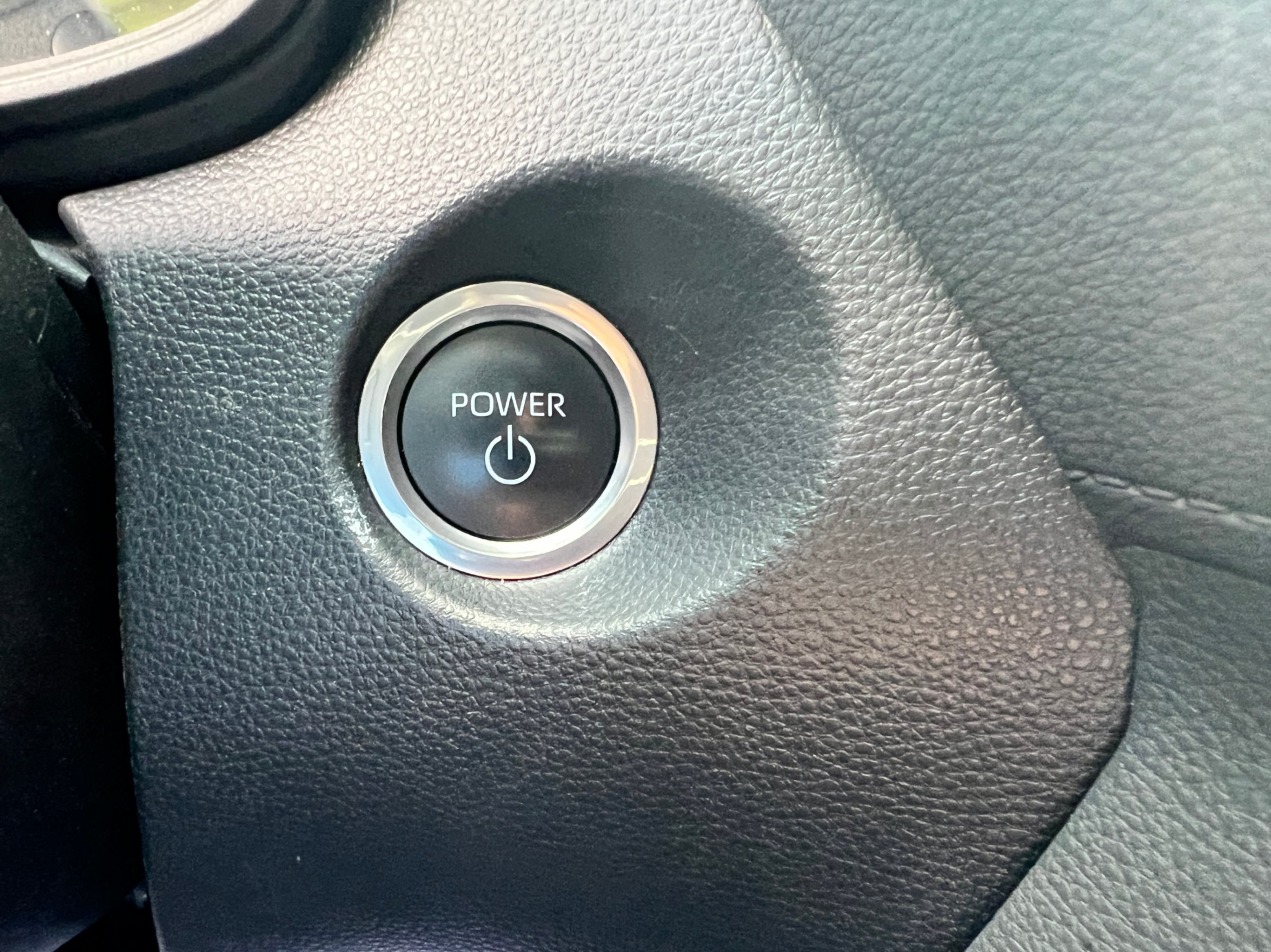 /crownautomobile/2023-Toyota-CorollaCross-05796853989622952.jpg