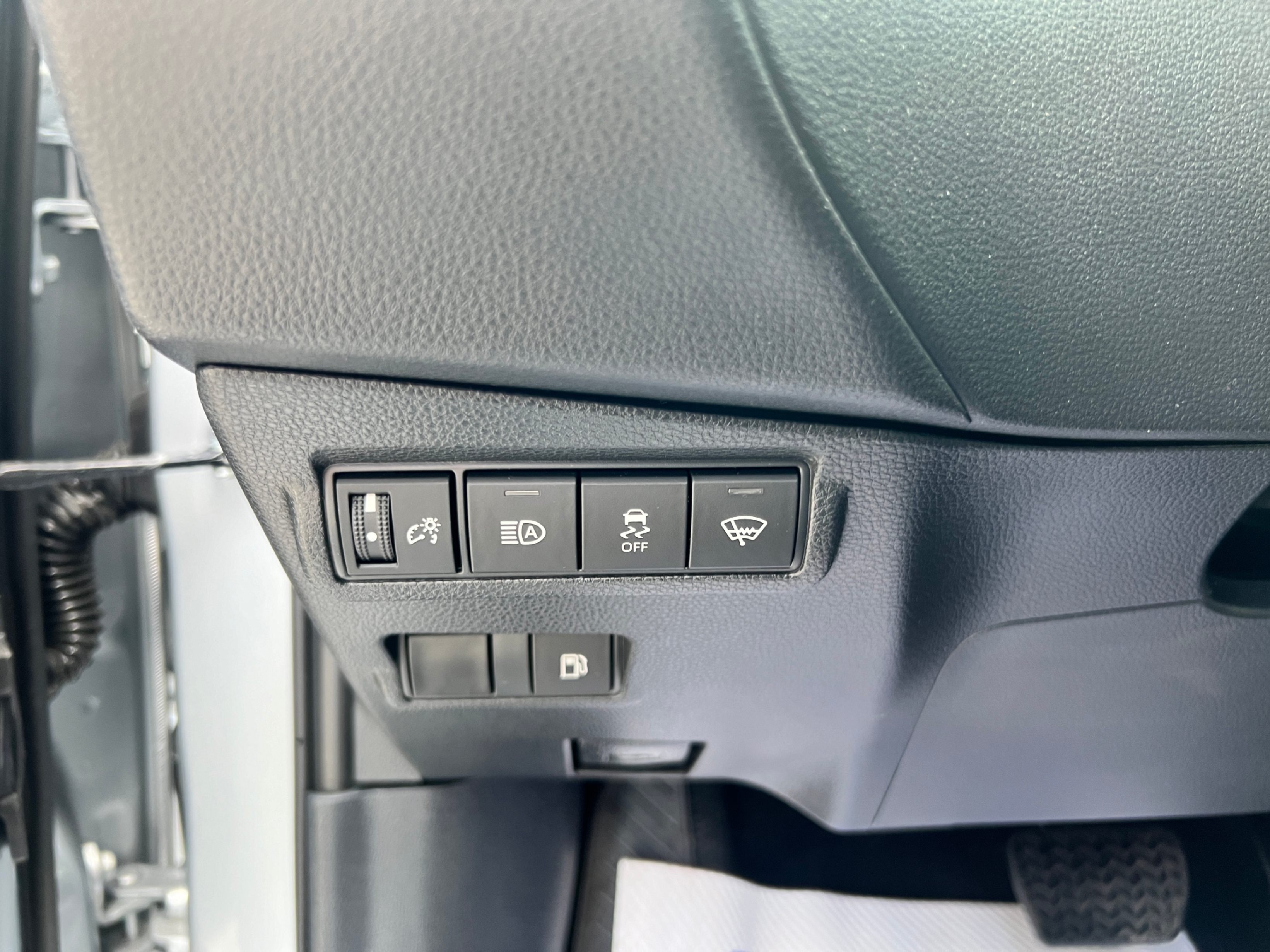 /crownautomobile/2023-Toyota-CorollaCross-4108132790698358.jpg