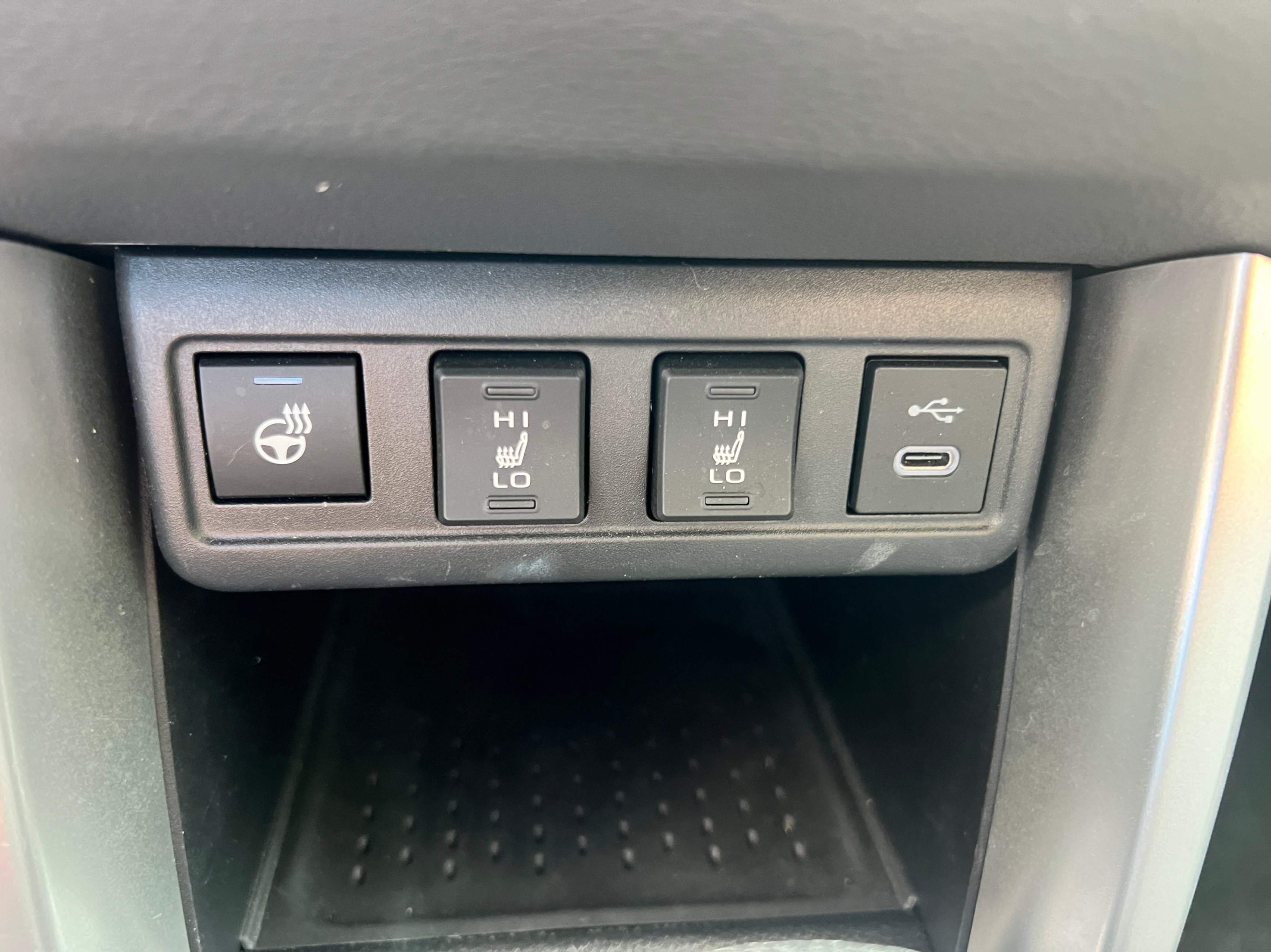 /crownautomobile/2023-Toyota-CorollaCross-5799938880222826.jpg