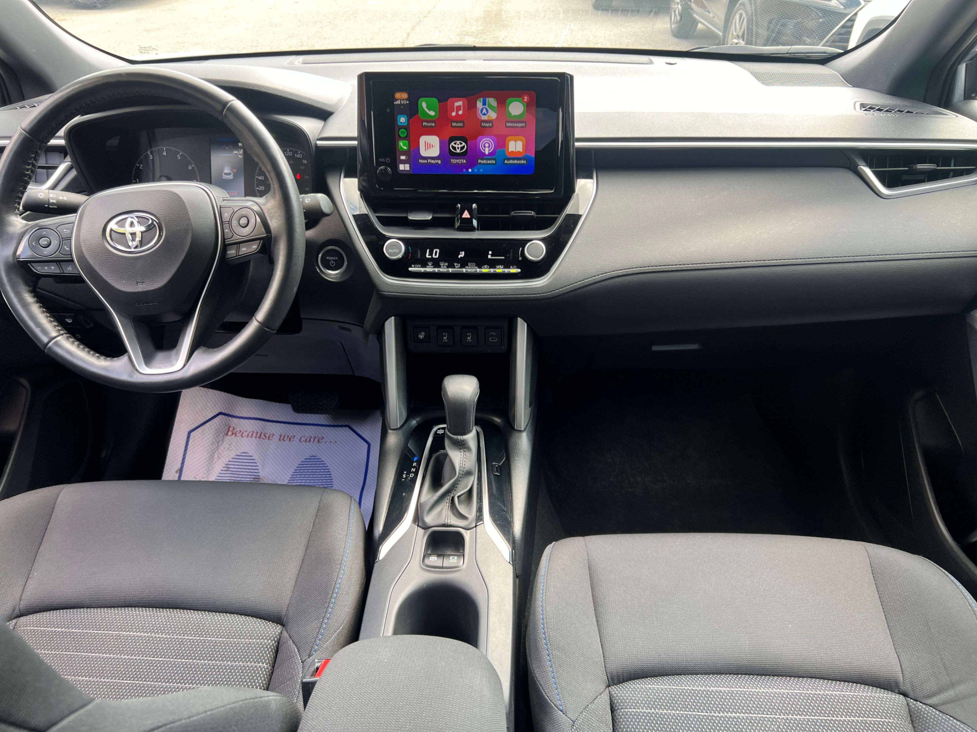 /crownautomobile/2023-Toyota-CorollaCross-6142641107596405.jpg