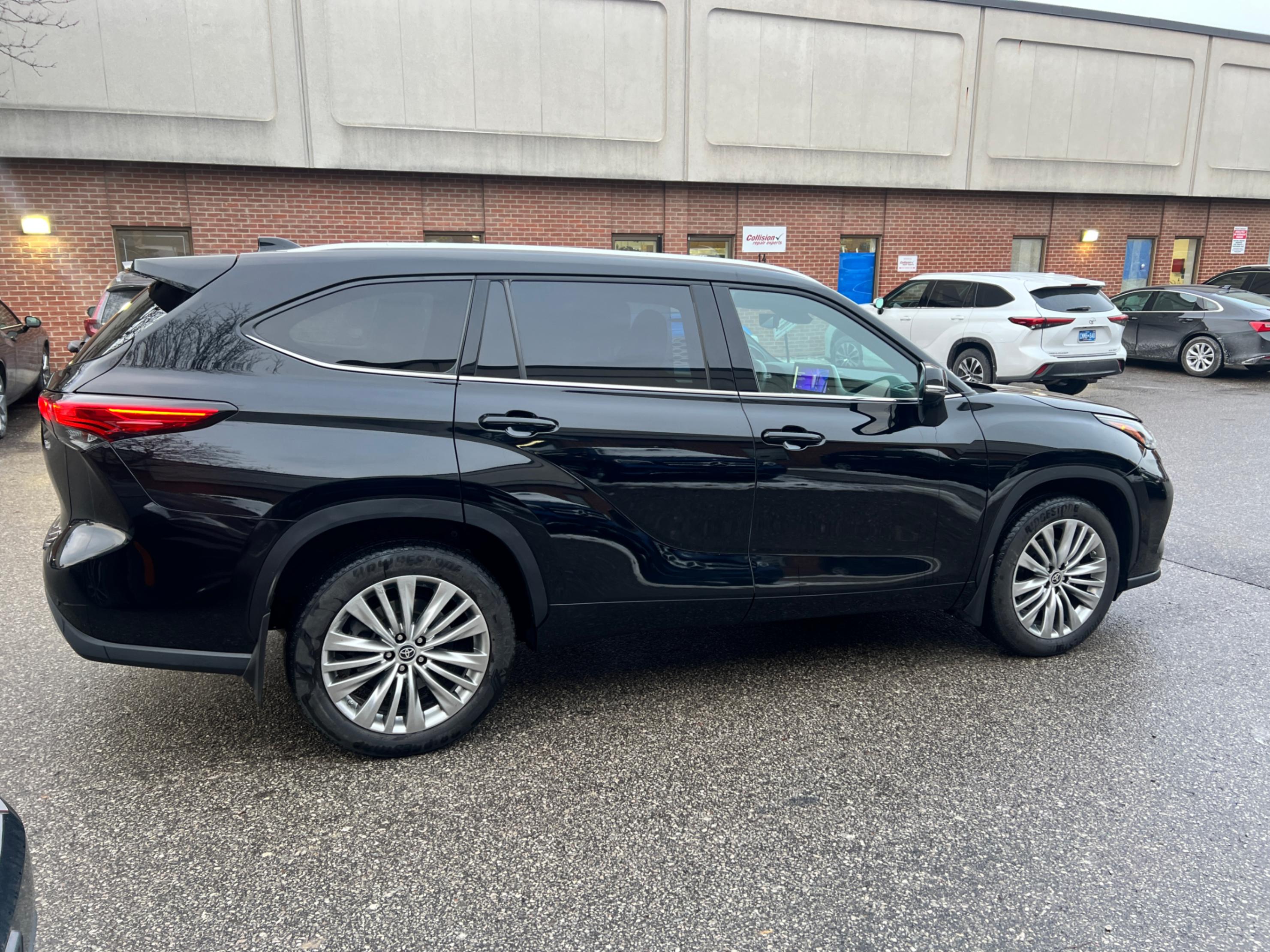 /crownautomobile/2023-Toyota-Highlander-022317909623669863.jpg