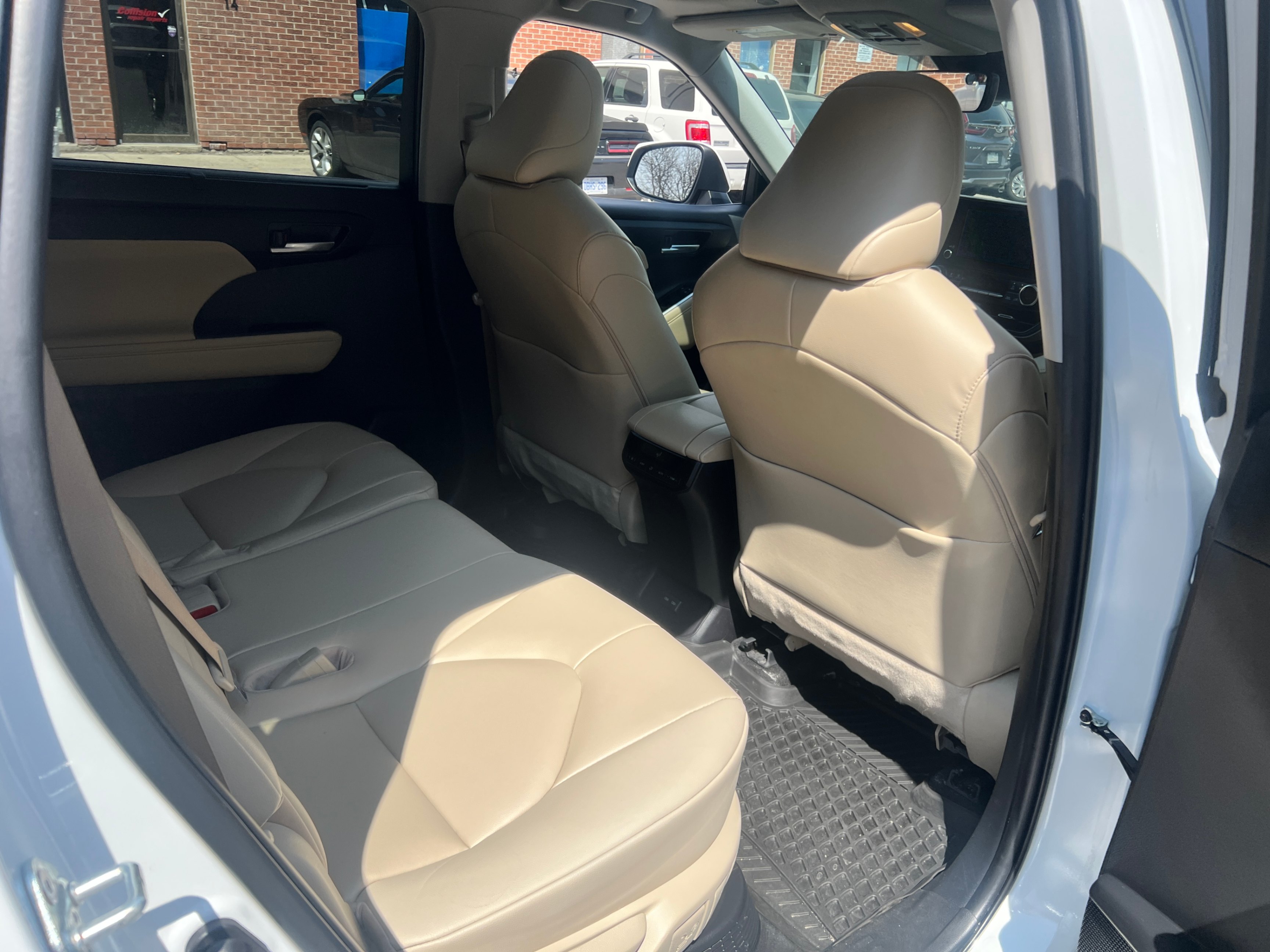 /crownautomobile/2023-Toyota-Highlander-05040552895227712.jpg