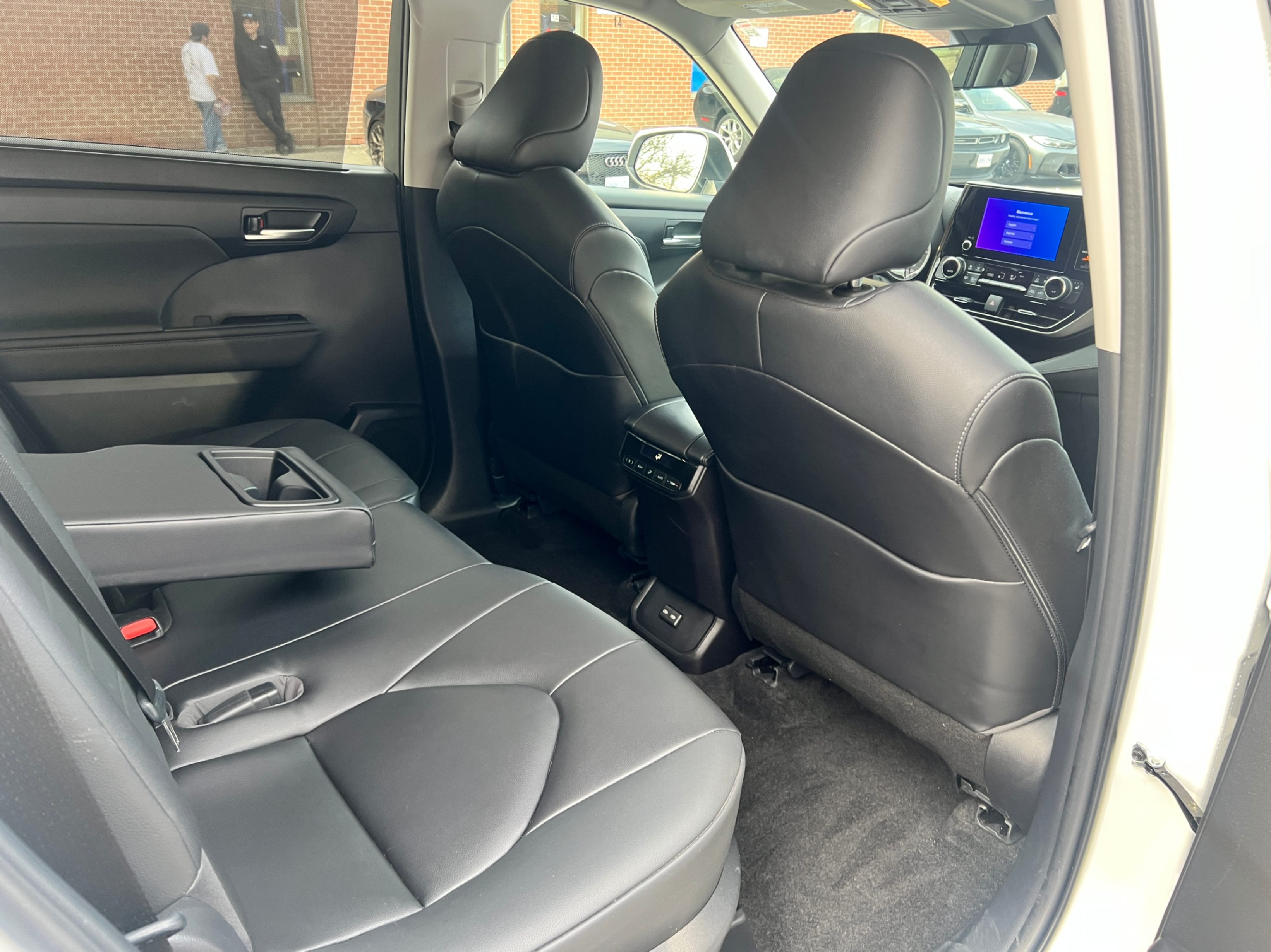 /crownautomobile/2023-Toyota-Highlander-07296424115345257.jpg
