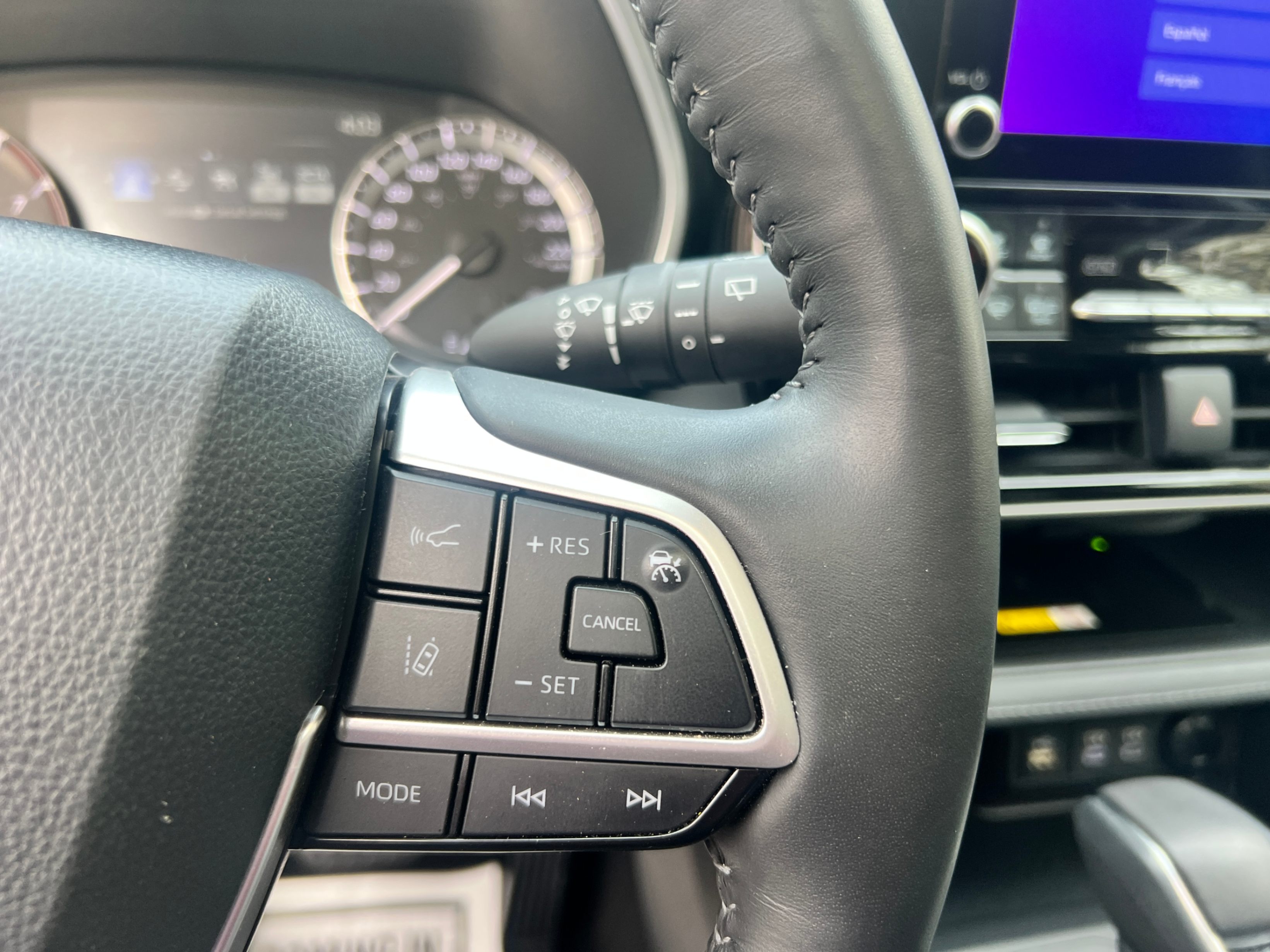 /crownautomobile/2023-Toyota-Highlander-20655384298931412.jpg