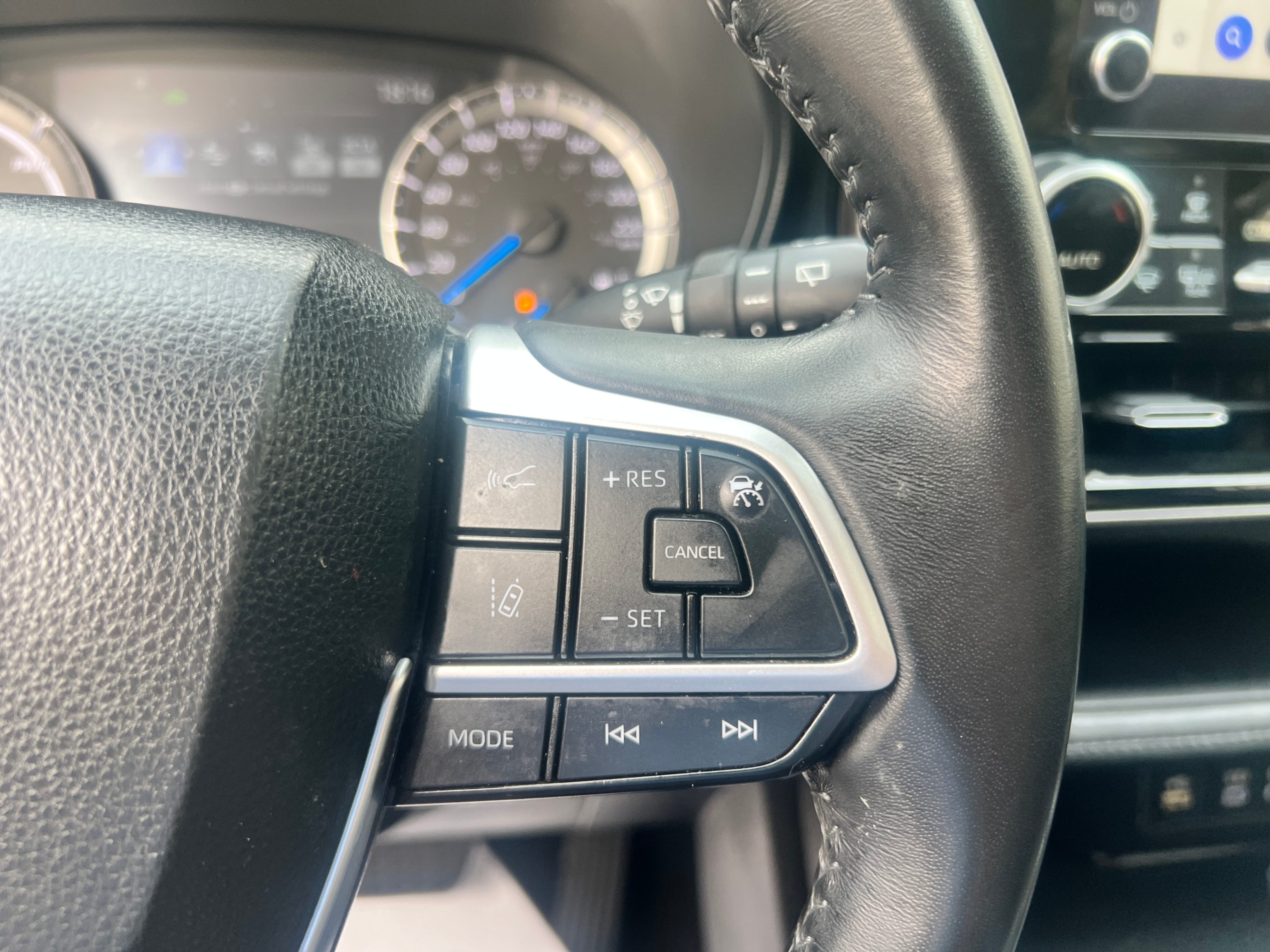 /crownautomobile/2023-Toyota-Highlander-3082937575411058.jpg