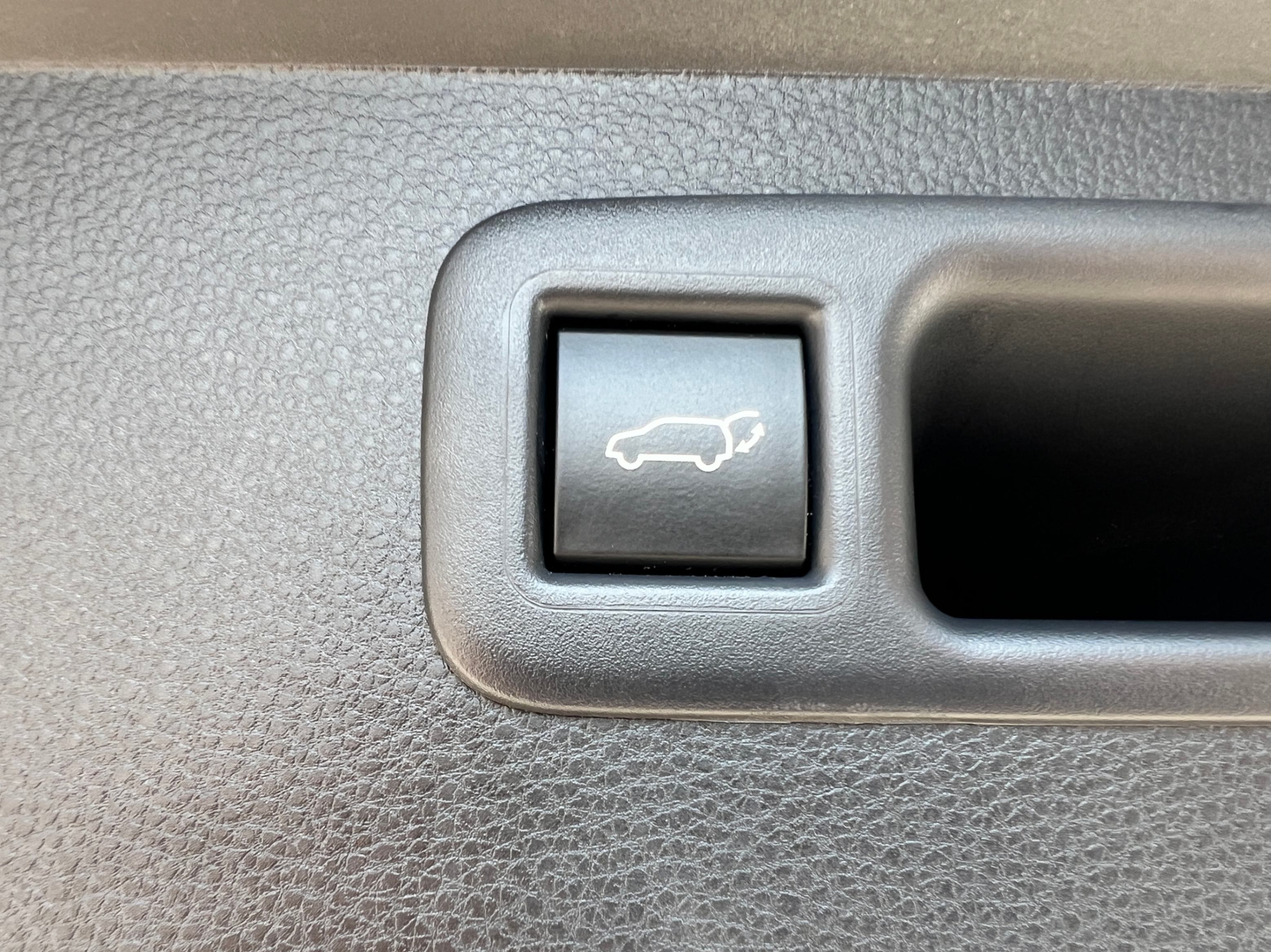 /crownautomobile/2023-Toyota-Highlander-31151907966542103.jpg
