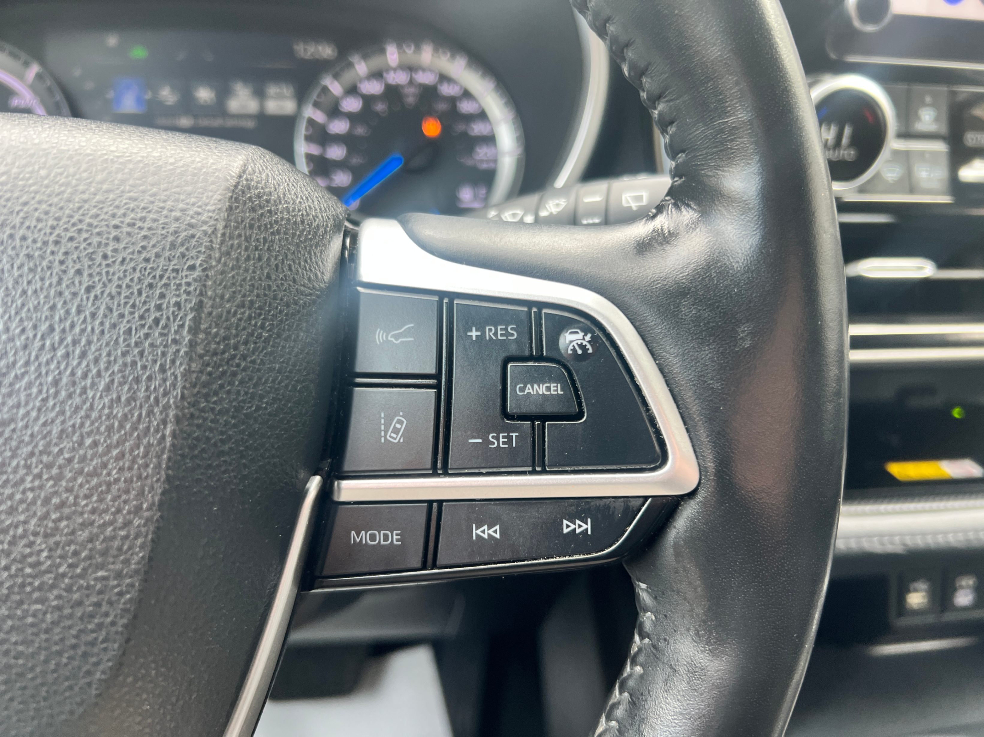 /crownautomobile/2023-Toyota-Highlander-4126984134424856.jpg