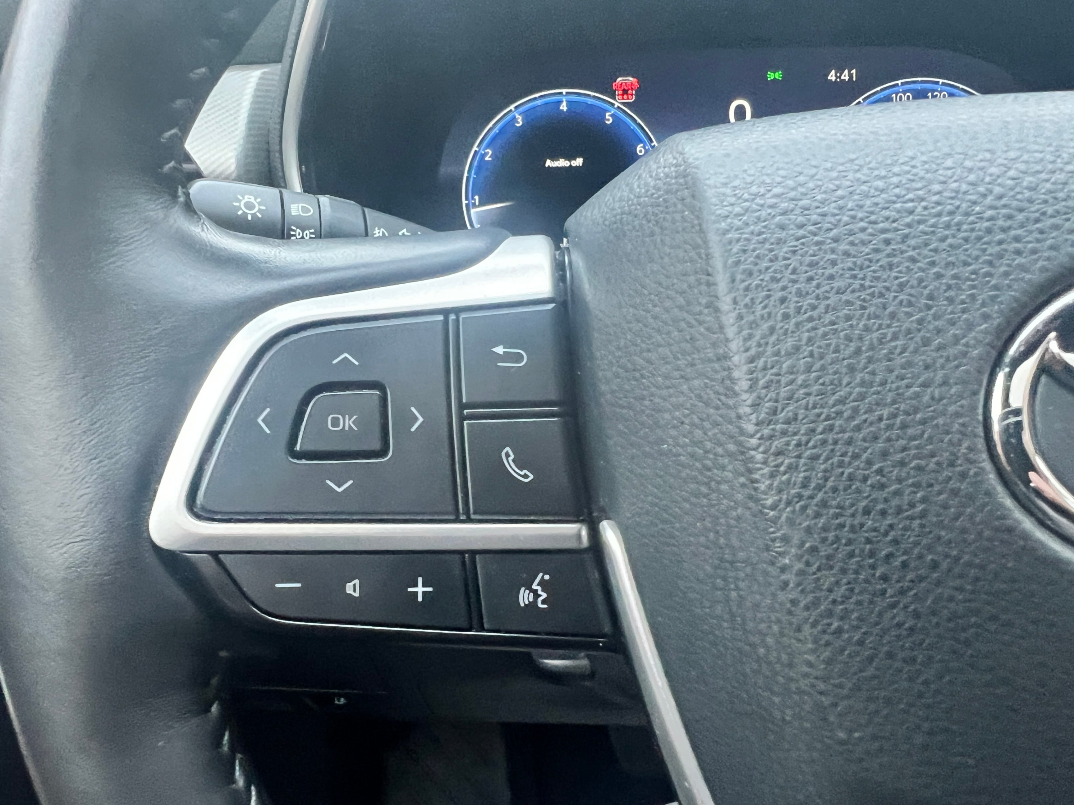 /crownautomobile/2023-Toyota-Highlander-4359344712499471.jpg