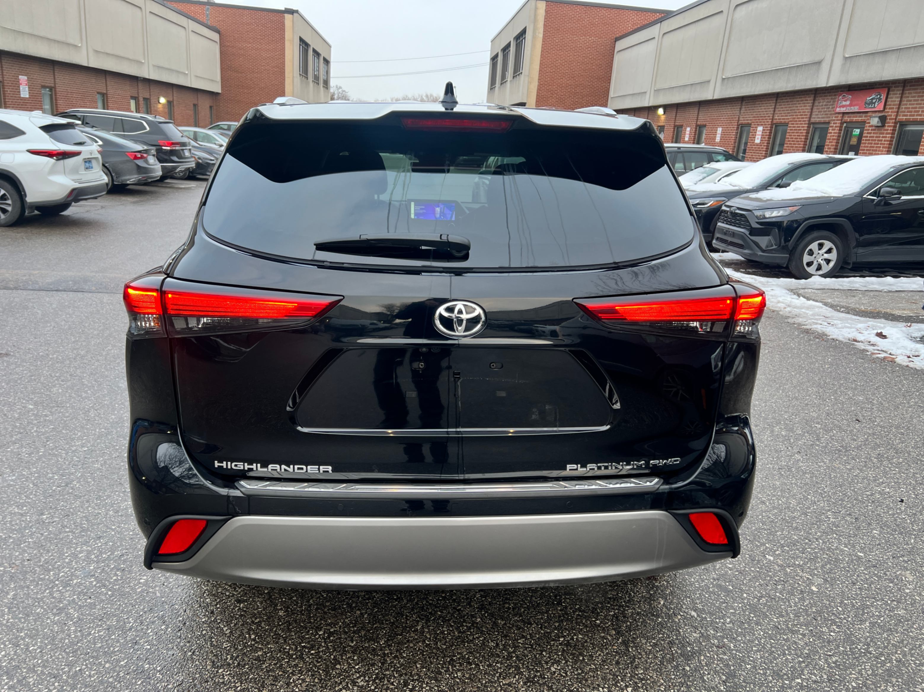 /crownautomobile/2023-Toyota-Highlander-5362580810137445.jpg