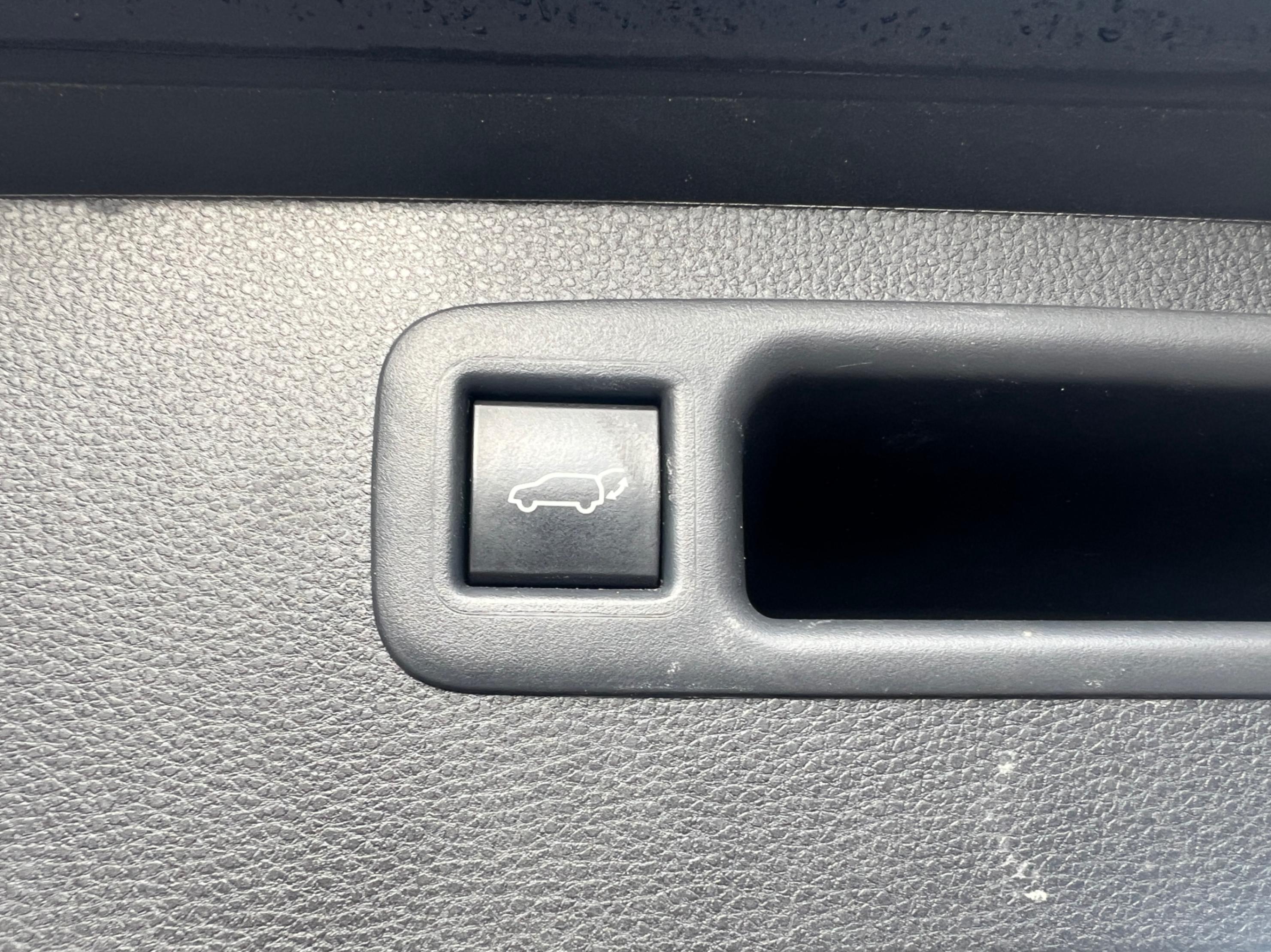 /crownautomobile/2023-Toyota-Highlander-5392748124689899.jpg