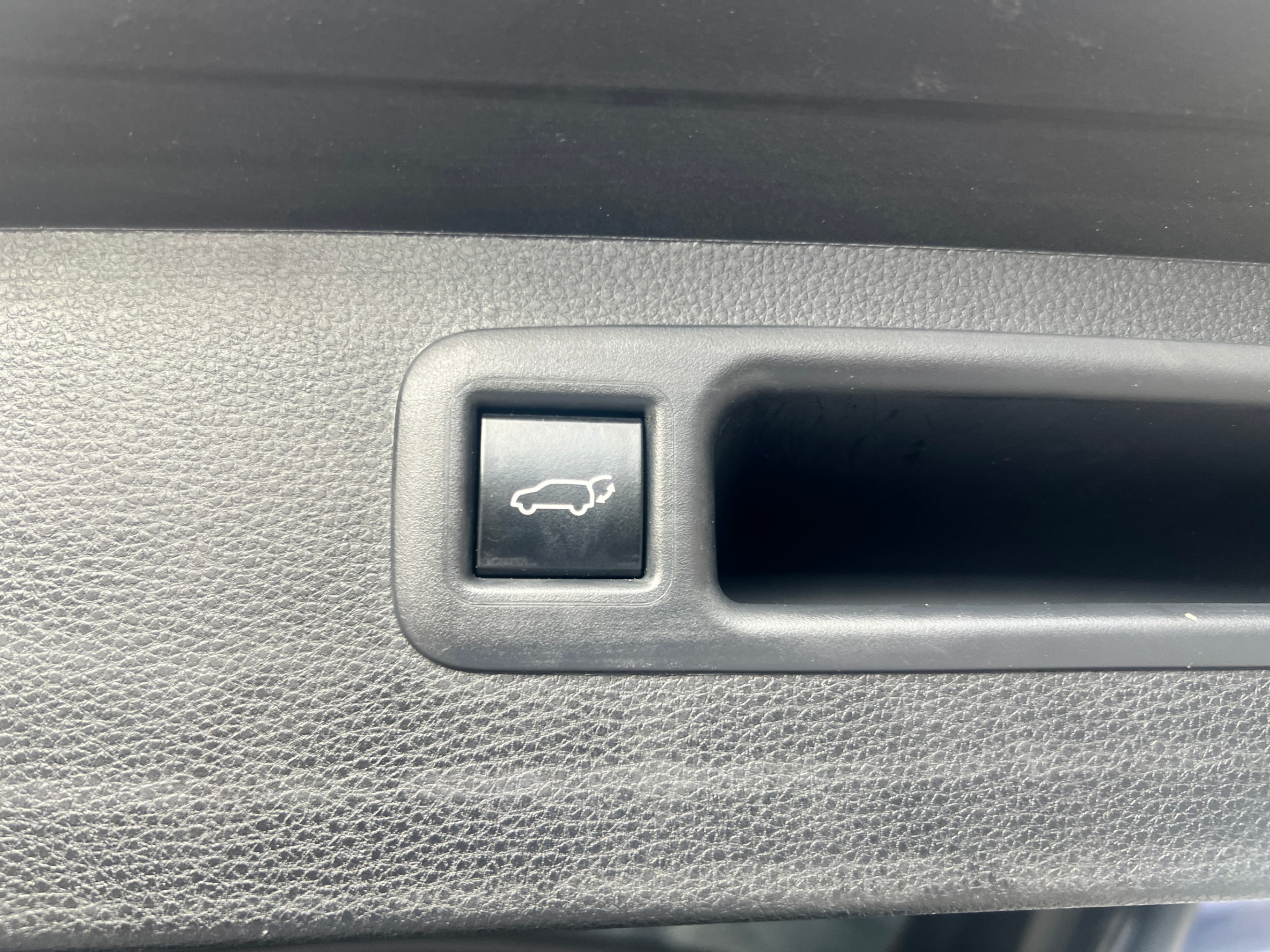 /crownautomobile/2023-Toyota-Highlander-5463894295735876.jpg