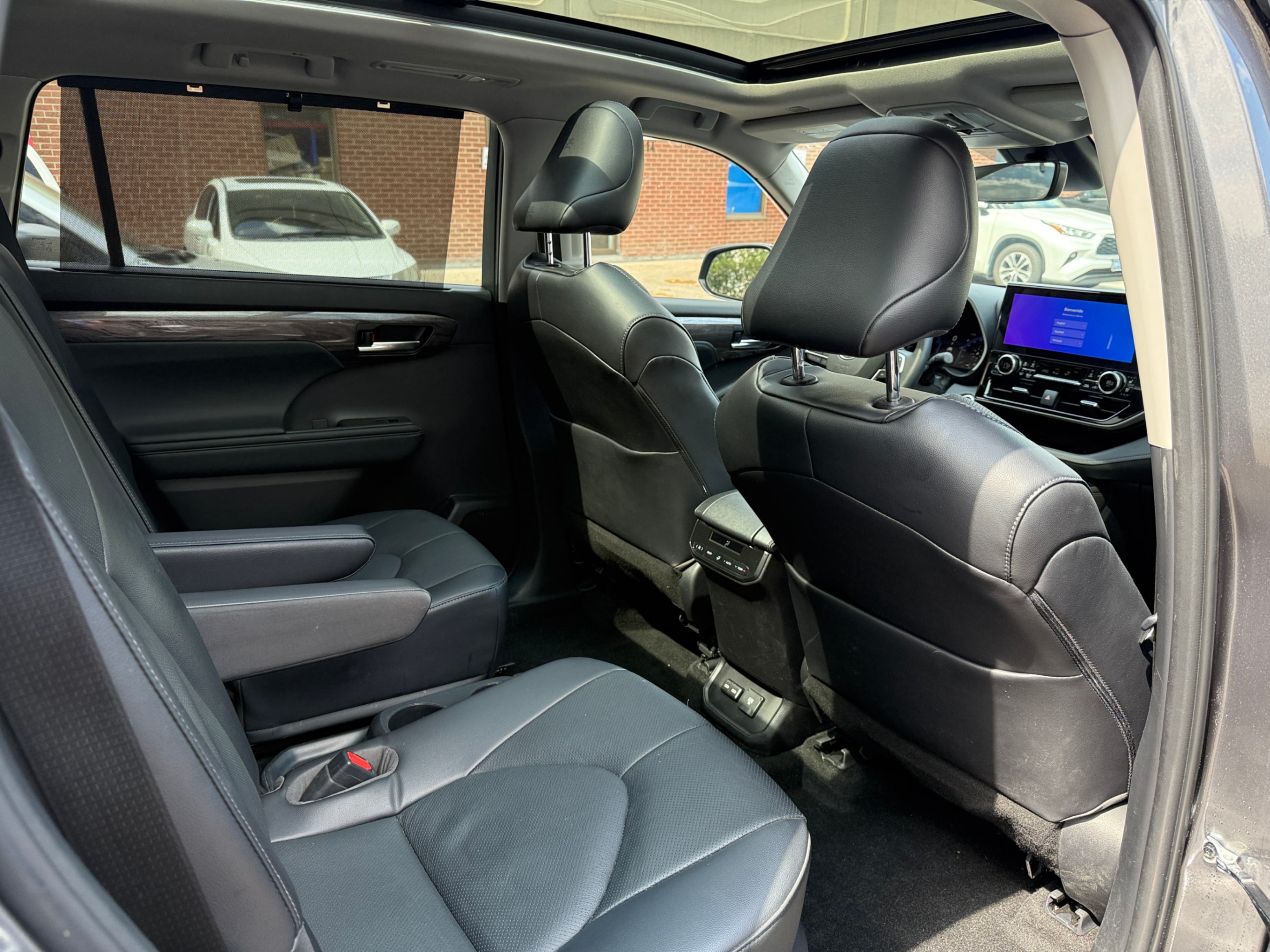 /crownautomobile/2023-Toyota-Highlander-5521078532340407.jpg