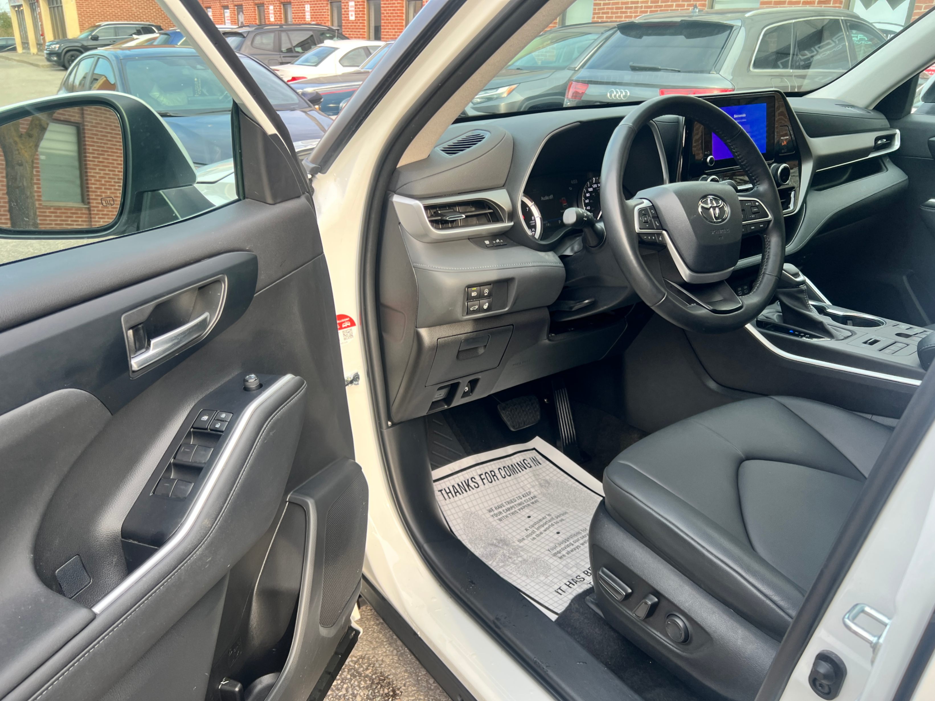 /crownautomobile/2023-Toyota-Highlander-722634646995771.jpg