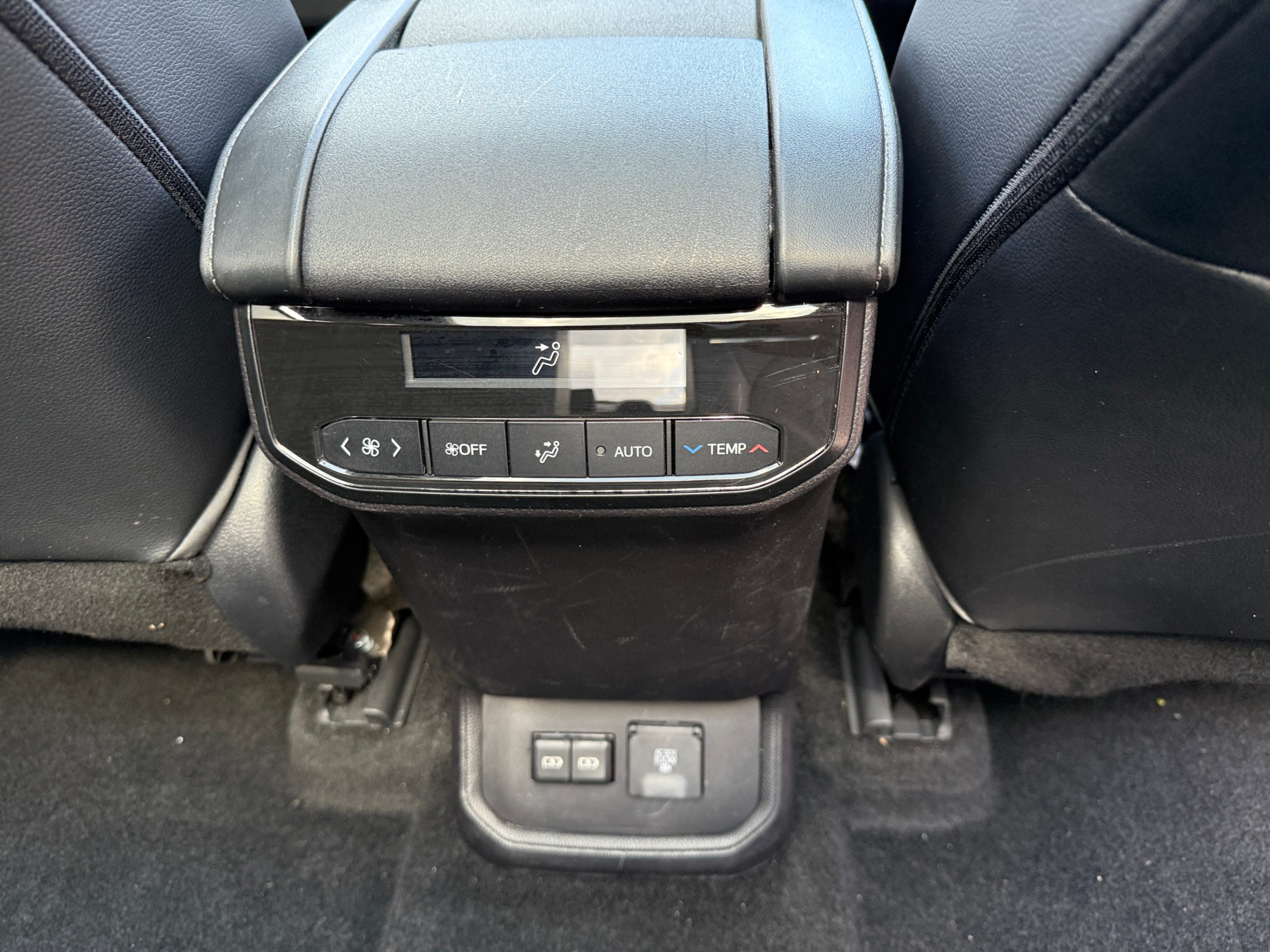 /crownautomobile/2023-Toyota-Highlander-7439905705595478.jpg