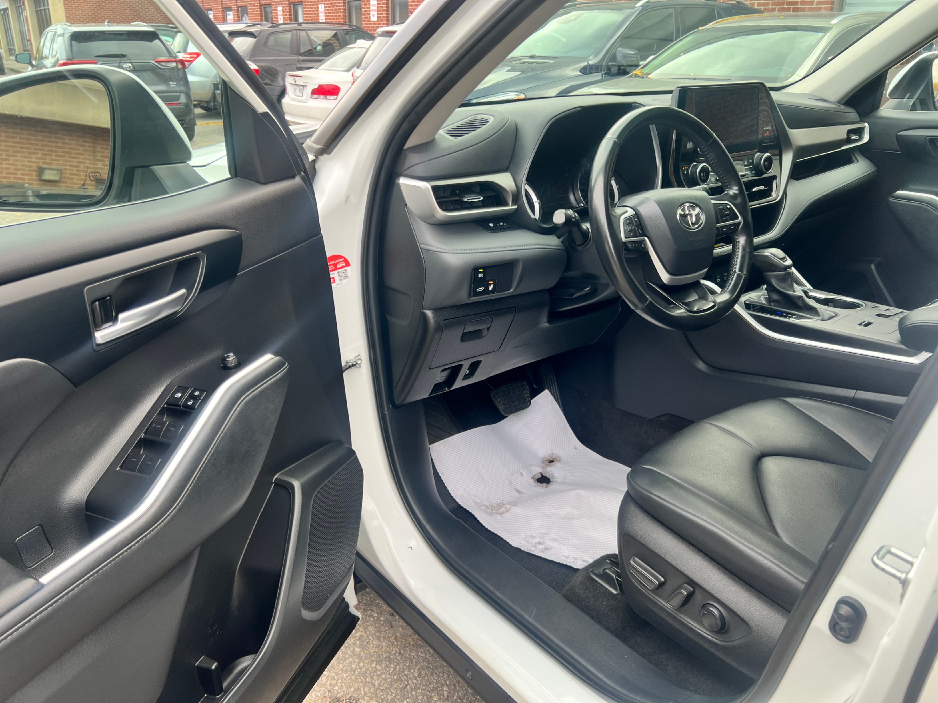 /crownautomobile/2023-Toyota-Highlander-7992946719615452.jpg