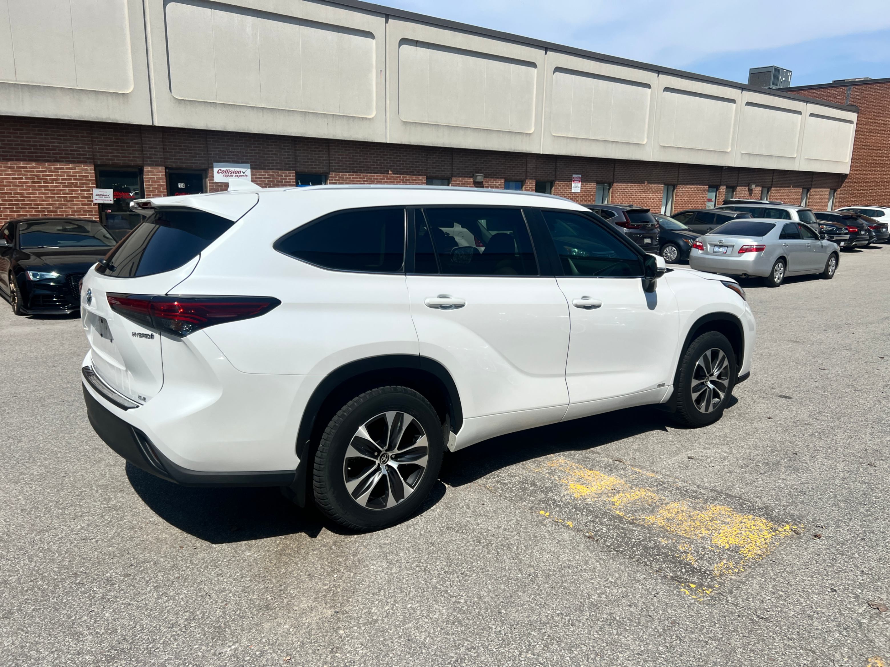 /crownautomobile/2023-Toyota-Highlander-831062146412513.jpg
