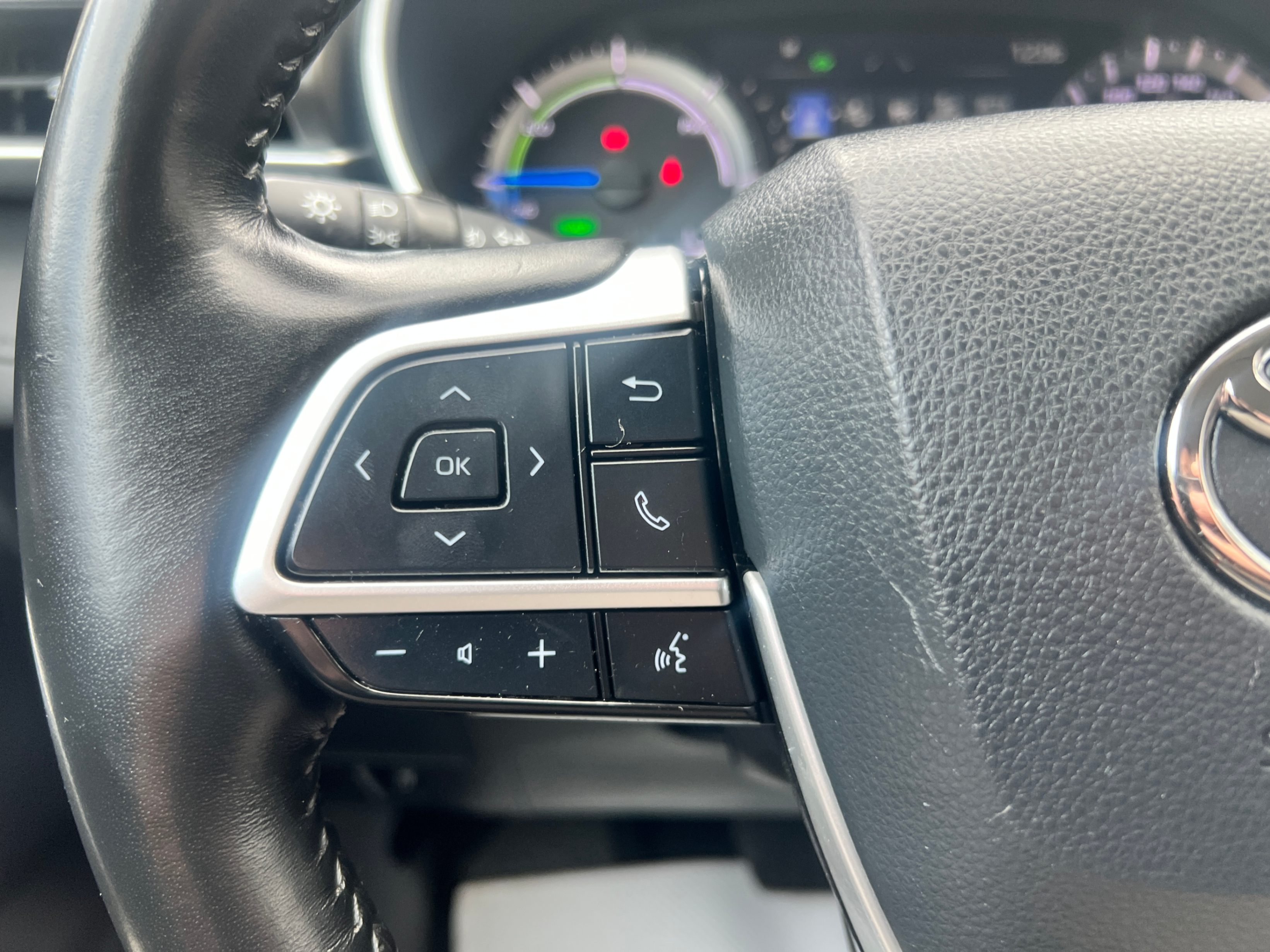 /crownautomobile/2023-Toyota-Highlander-910133283305528.jpg