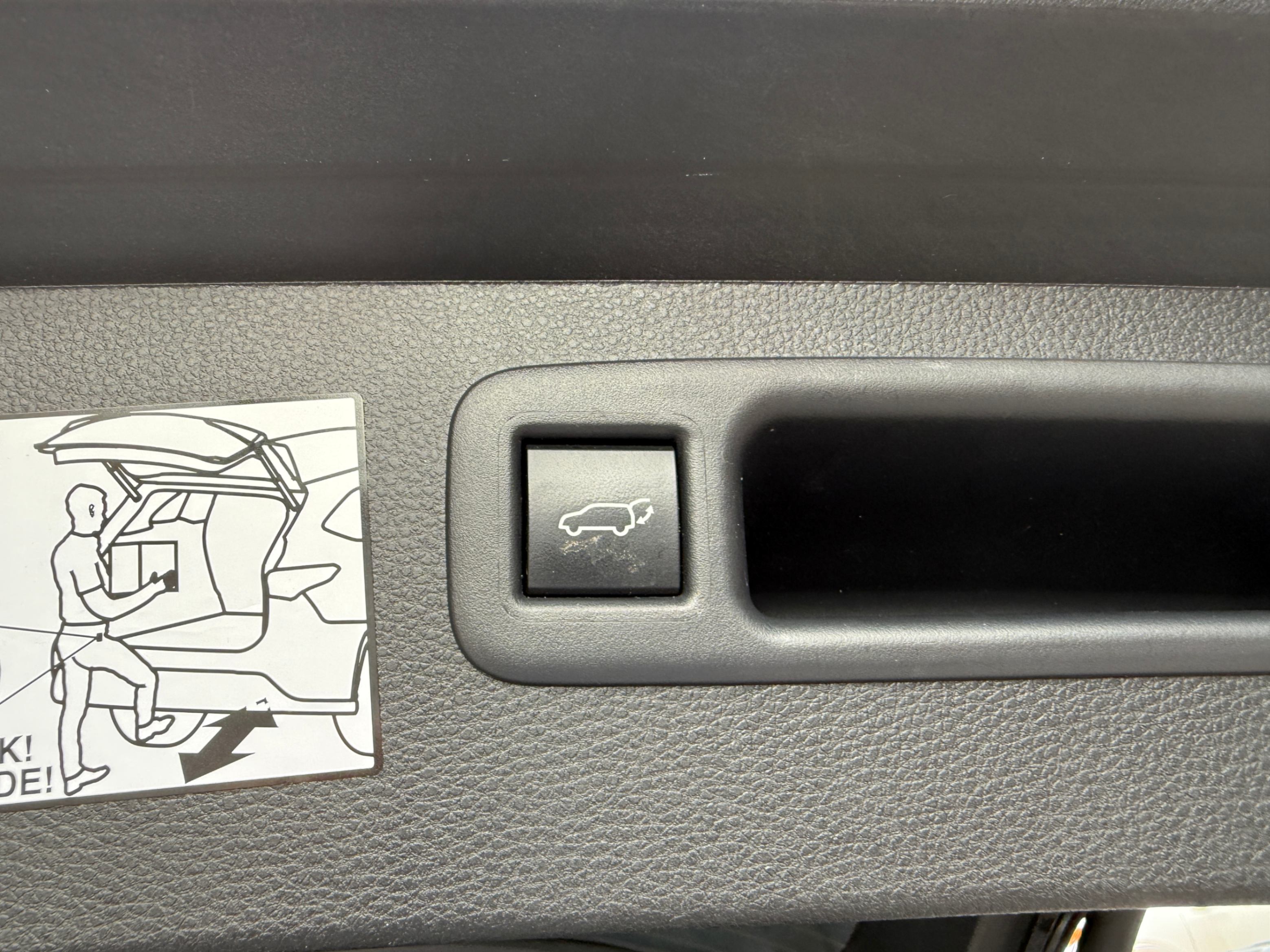 /crownautomobile/2023-Toyota-Highlander-9432119349941133.jpg