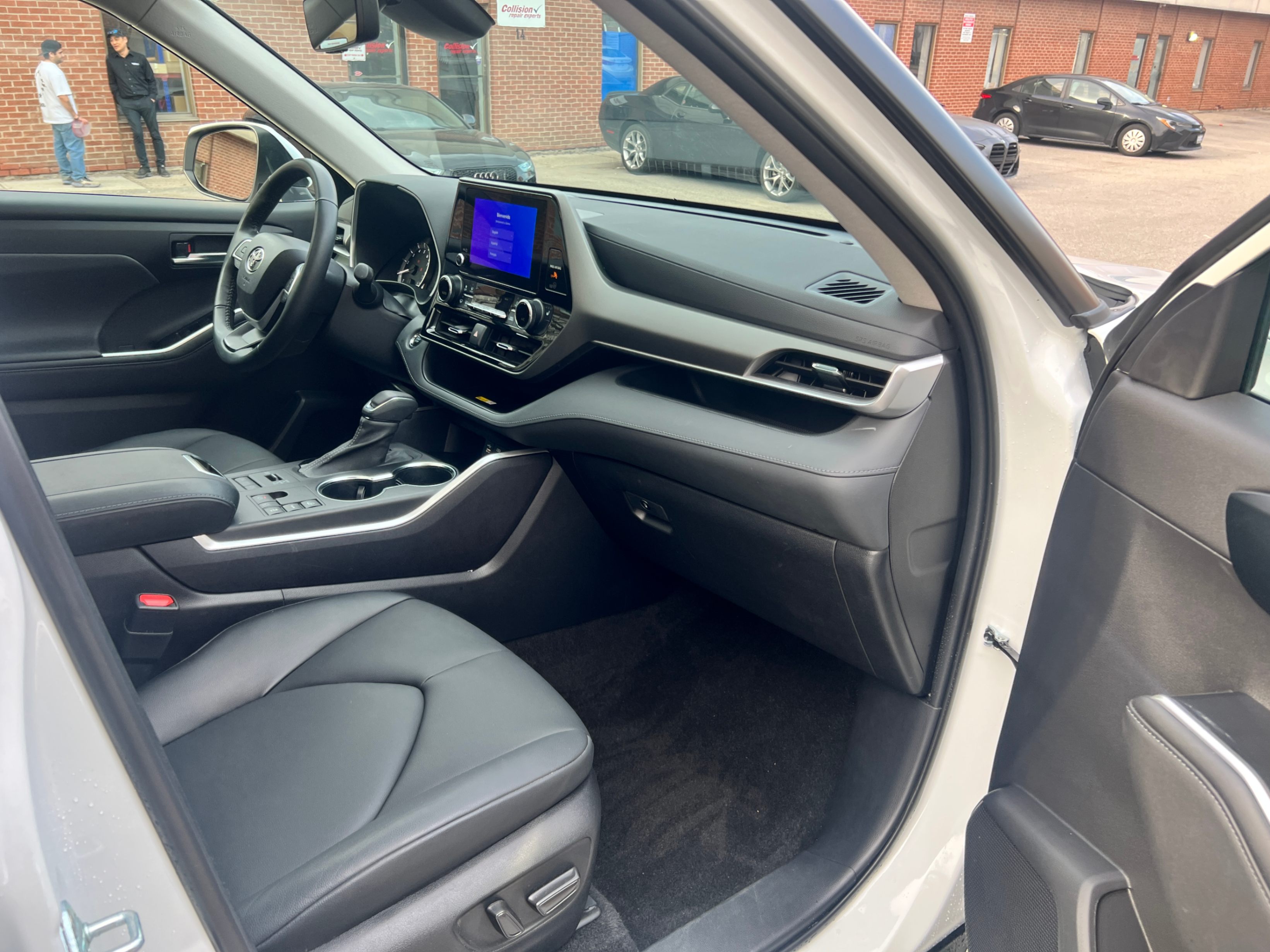 /crownautomobile/2023-Toyota-Highlander-9927406557260867.jpg