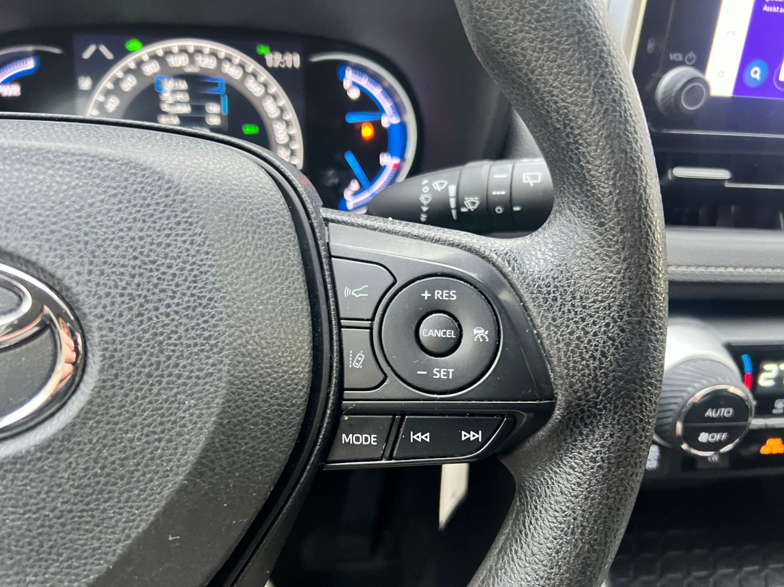 /crownautomobile/2023-Toyota-RAV4-003990533893895476.jpg