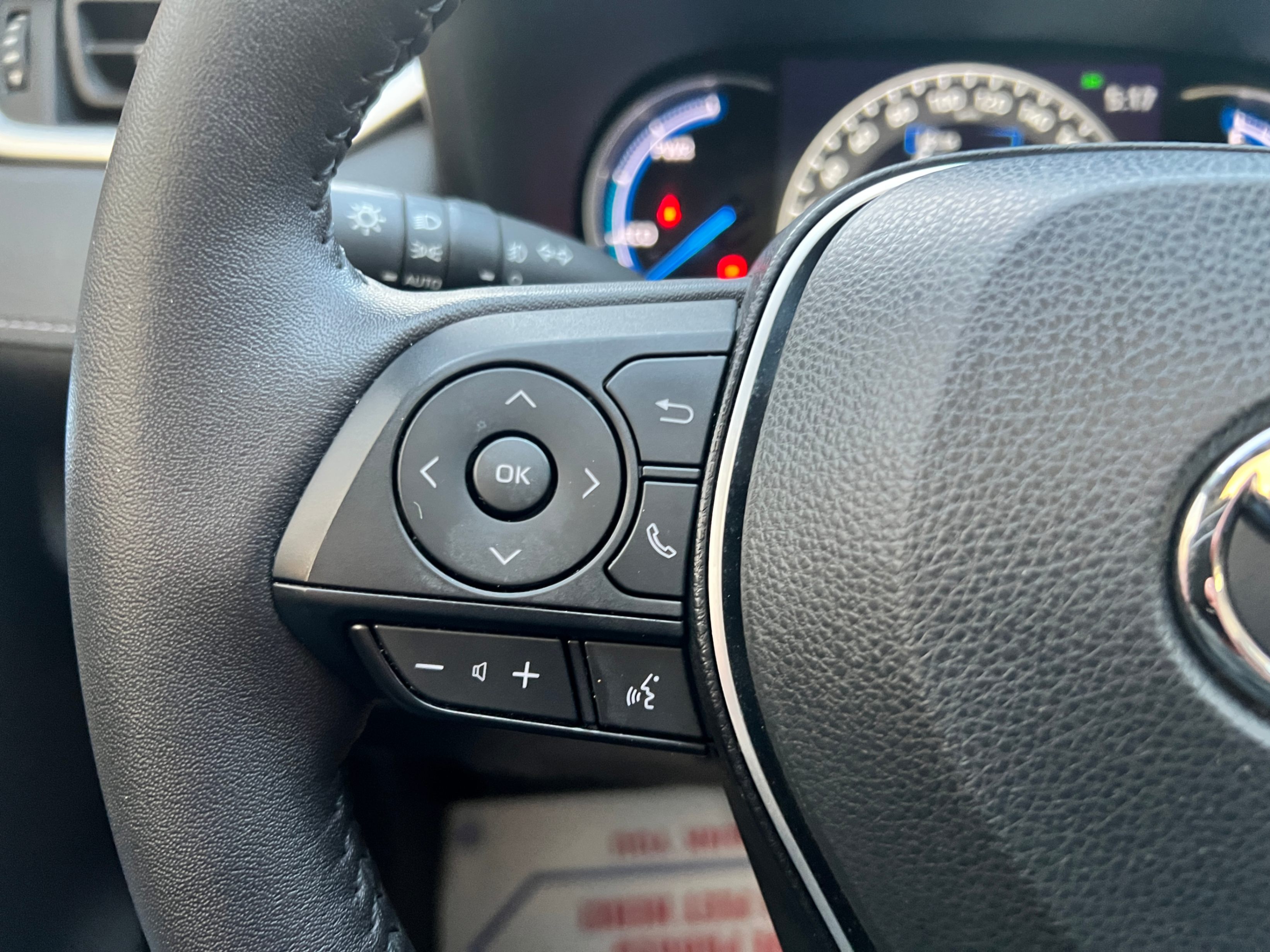 /crownautomobile/2023-Toyota-RAV4-007261295759245057.jpg