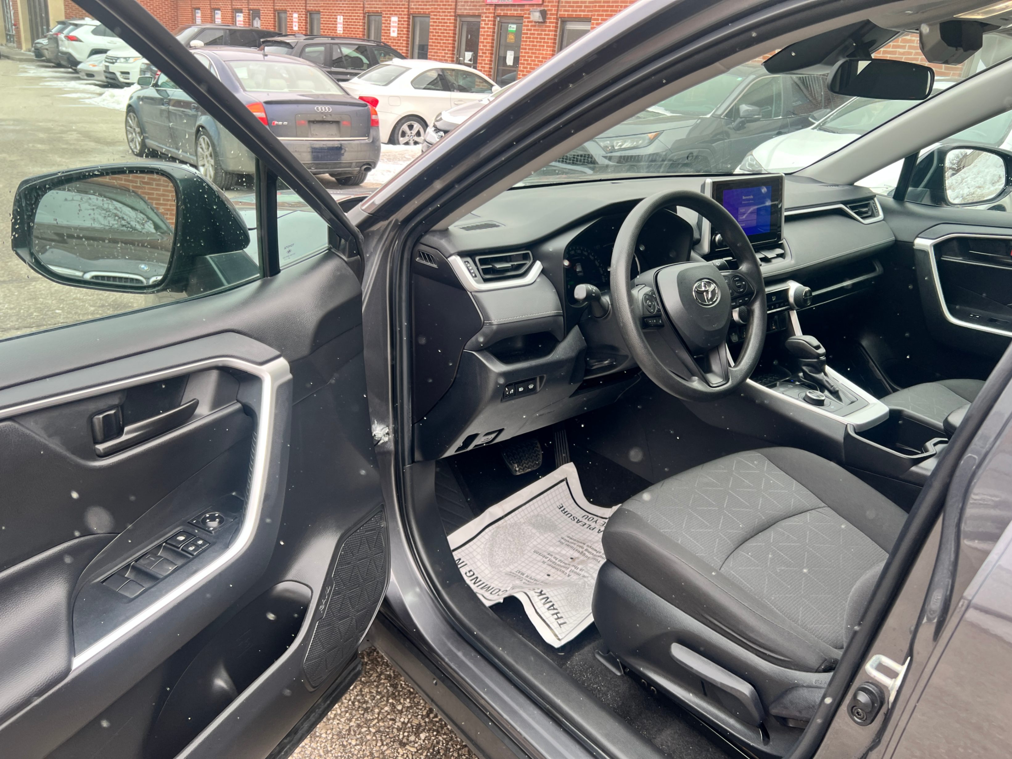 /crownautomobile/2023-Toyota-RAV4-1014001009554053.jpg