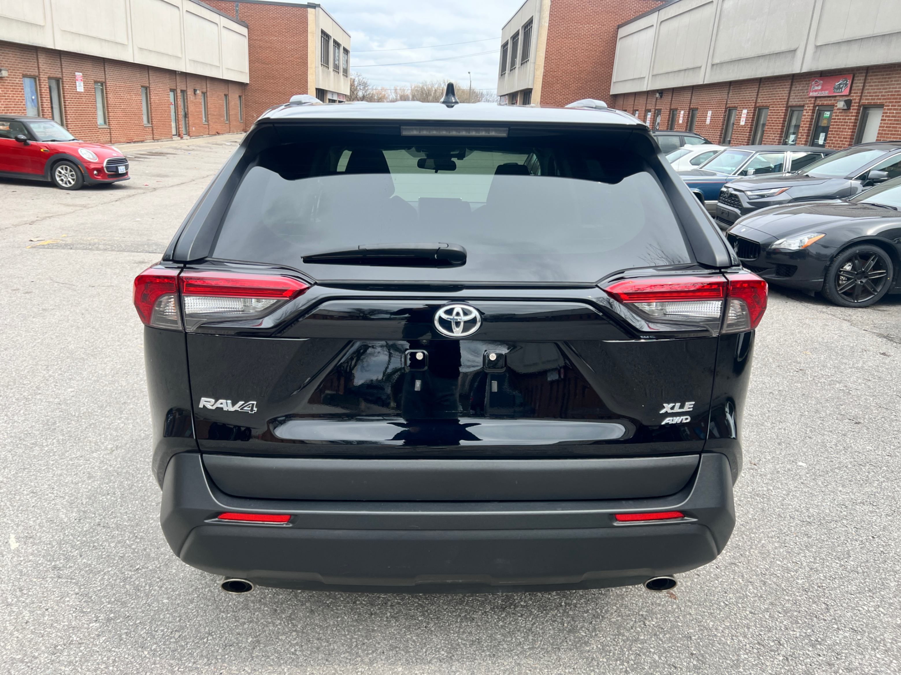 /crownautomobile/2023-Toyota-RAV4-1258074378423939.jpg