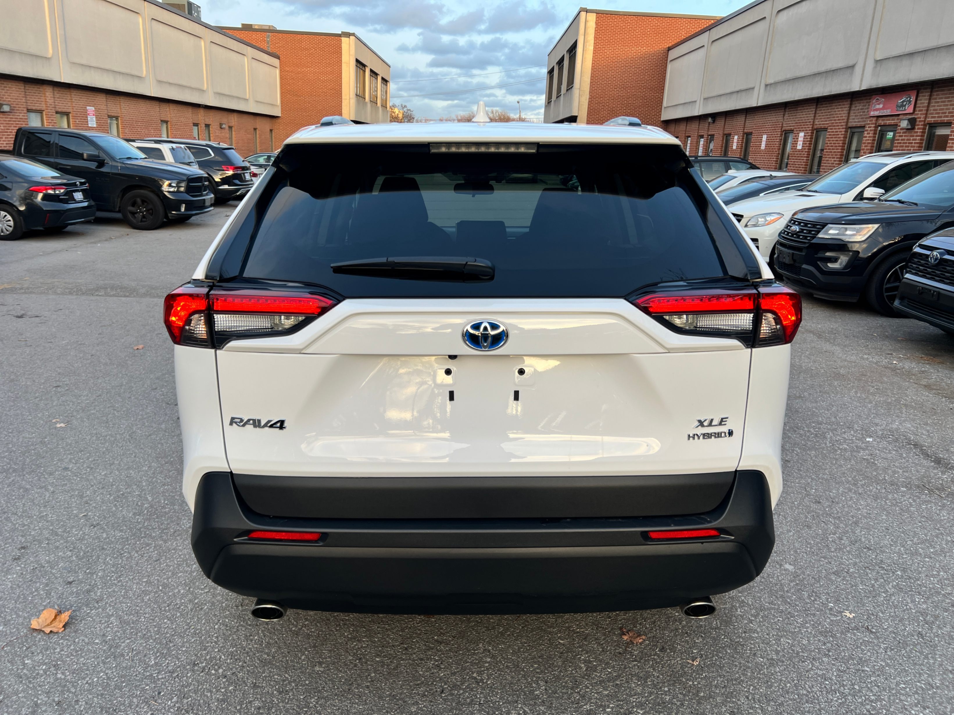 /crownautomobile/2023-Toyota-RAV4-17401756565605542.jpg