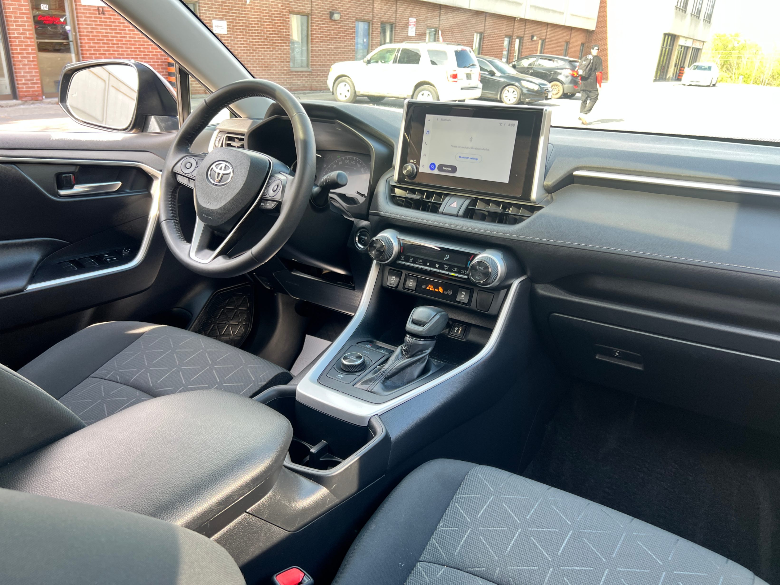 /crownautomobile/2023-Toyota-RAV4-1806505994501837.jpg