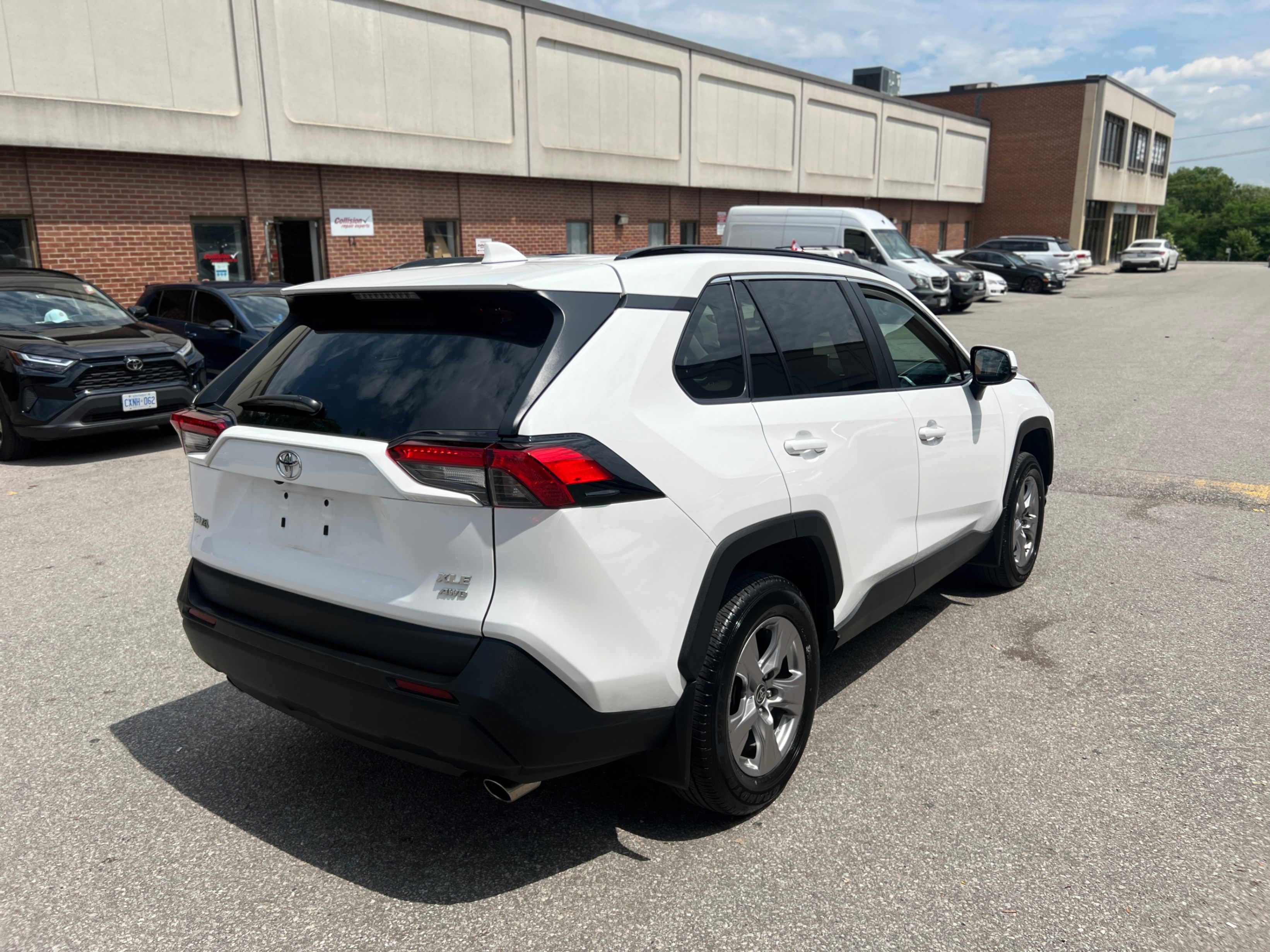 /crownautomobile/2023-Toyota-RAV4-18600015059982944.jpg
