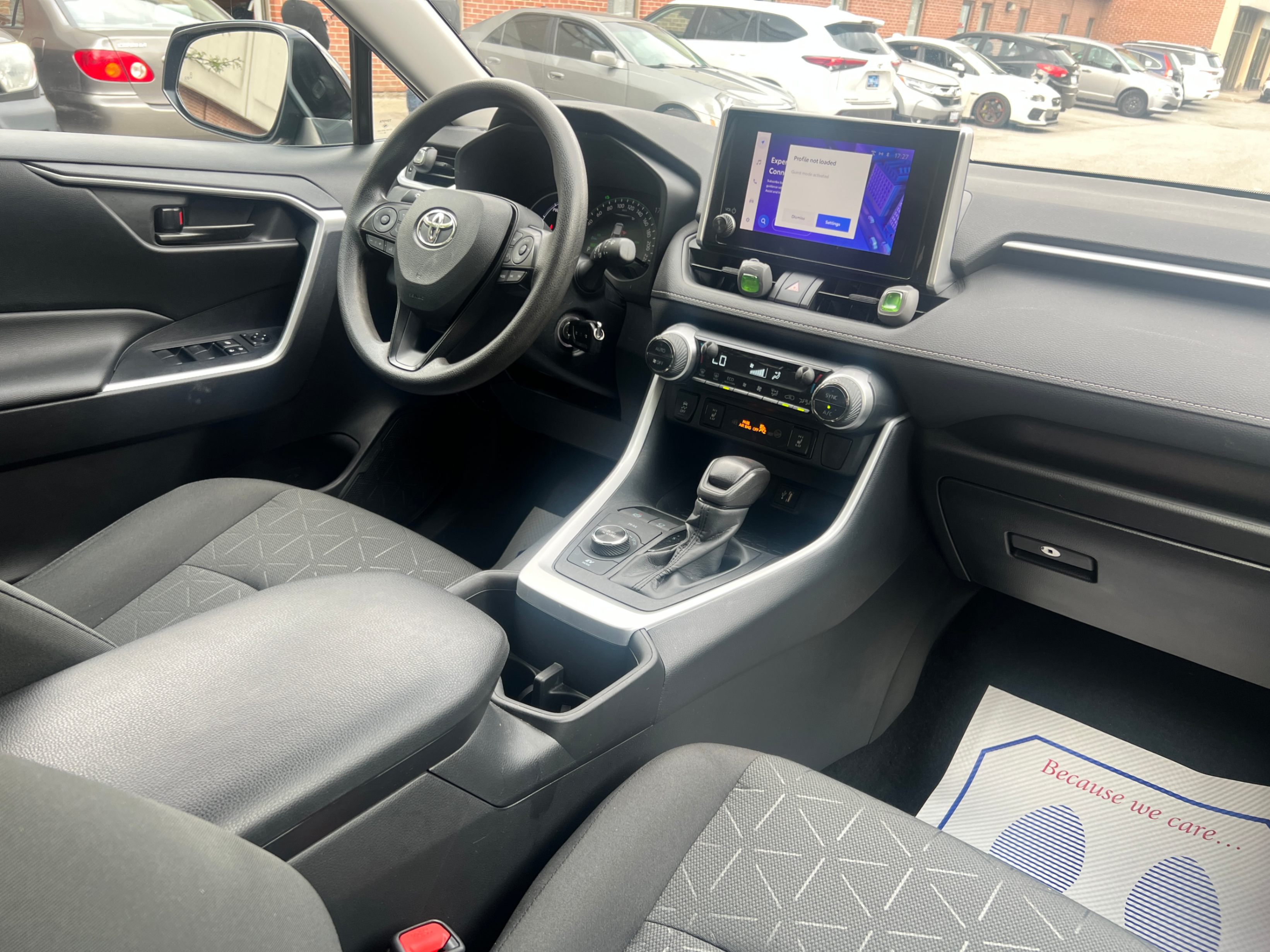/crownautomobile/2023-Toyota-RAV4-24669816562067215.jpg