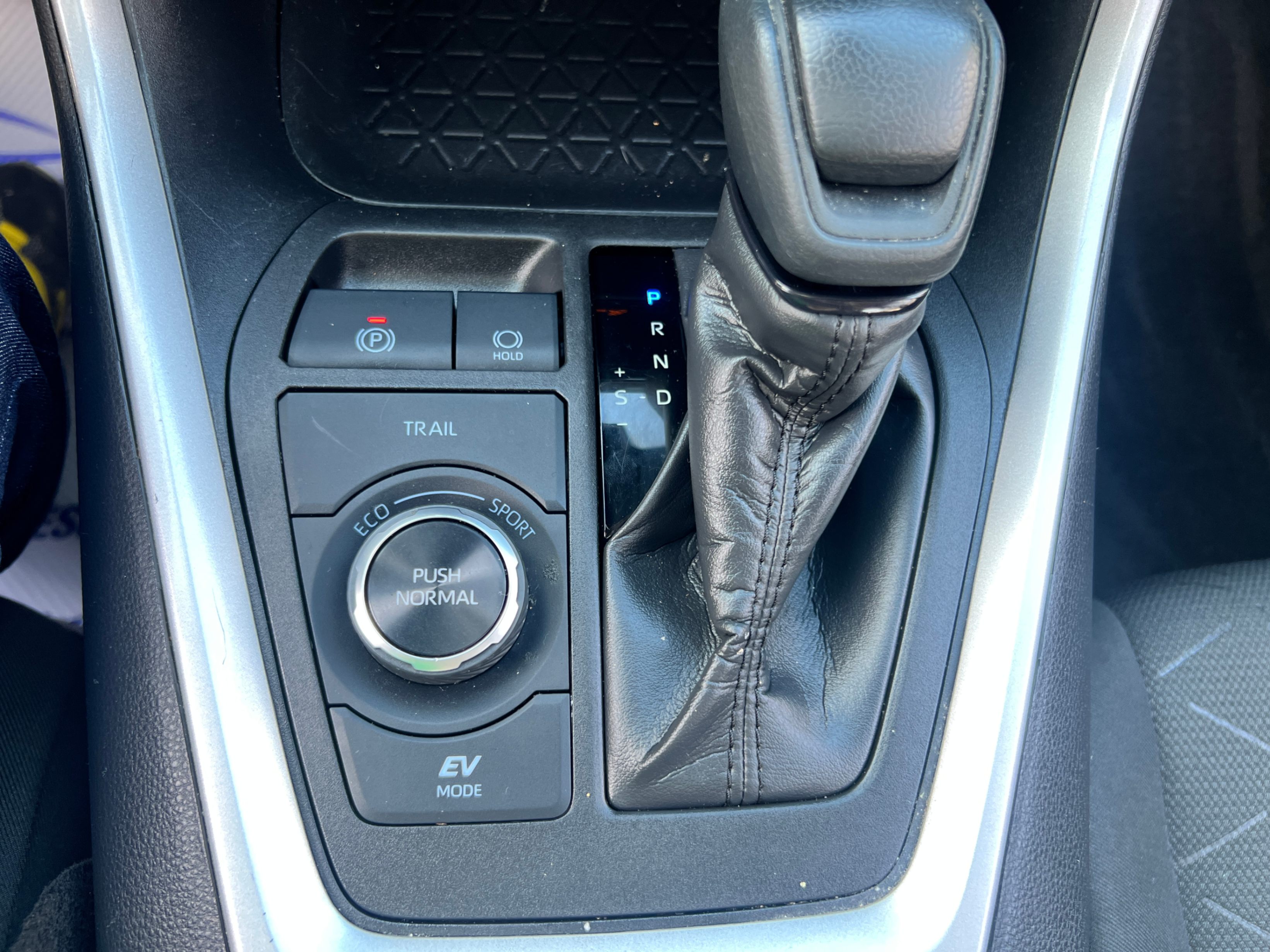 /crownautomobile/2023-Toyota-RAV4-25606168618221625.jpg