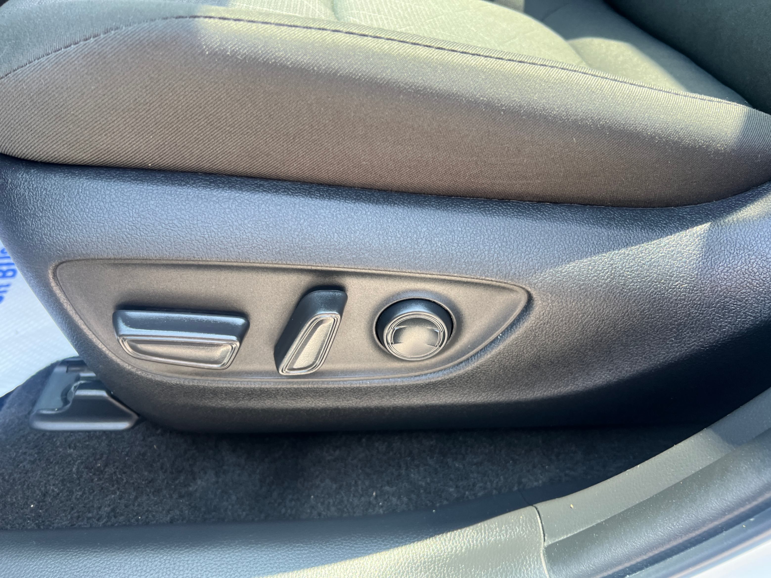 /crownautomobile/2023-Toyota-RAV4-27118217355483676.jpg