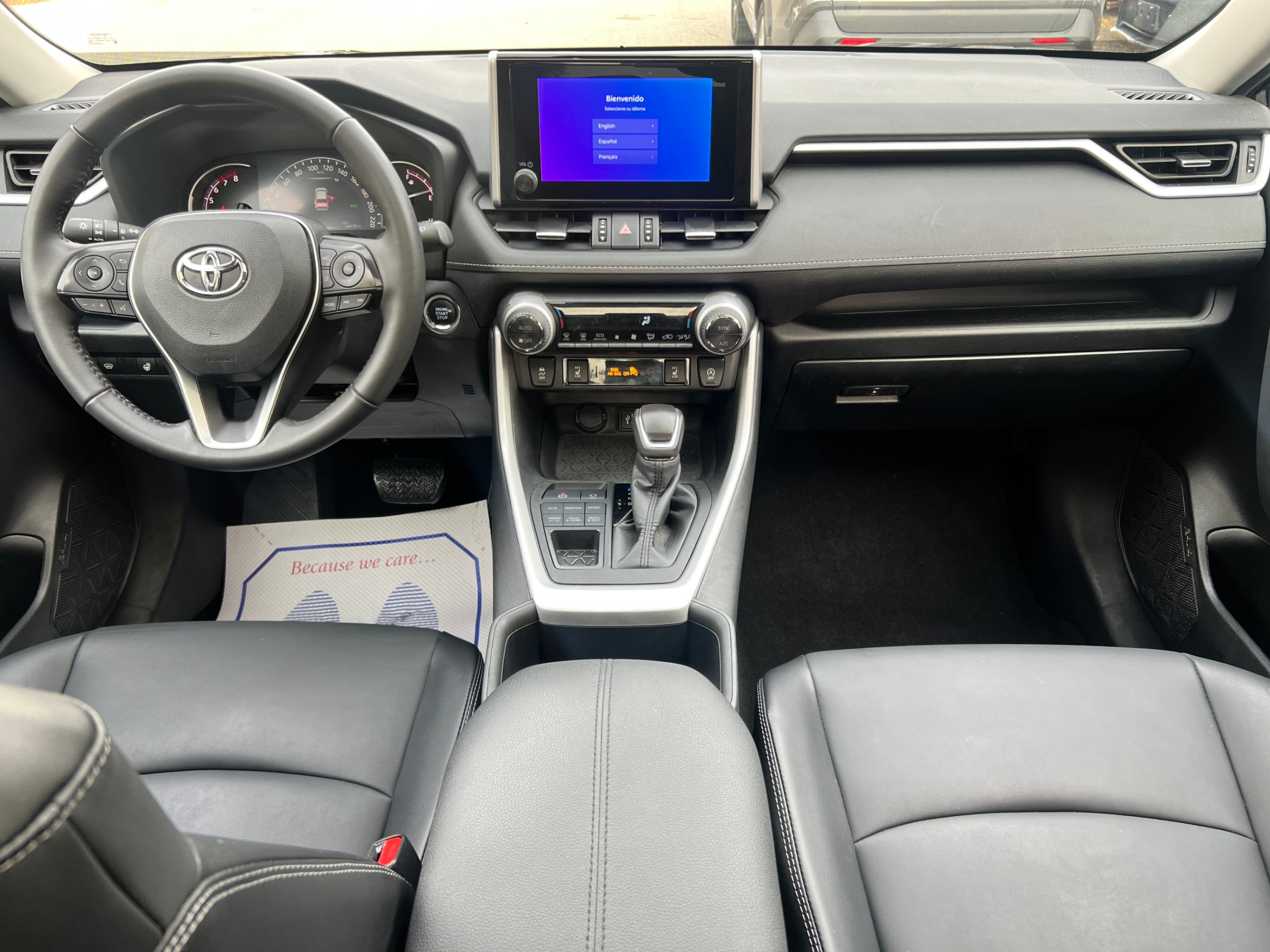 /crownautomobile/2023-Toyota-RAV4-32415348426387336.jpg