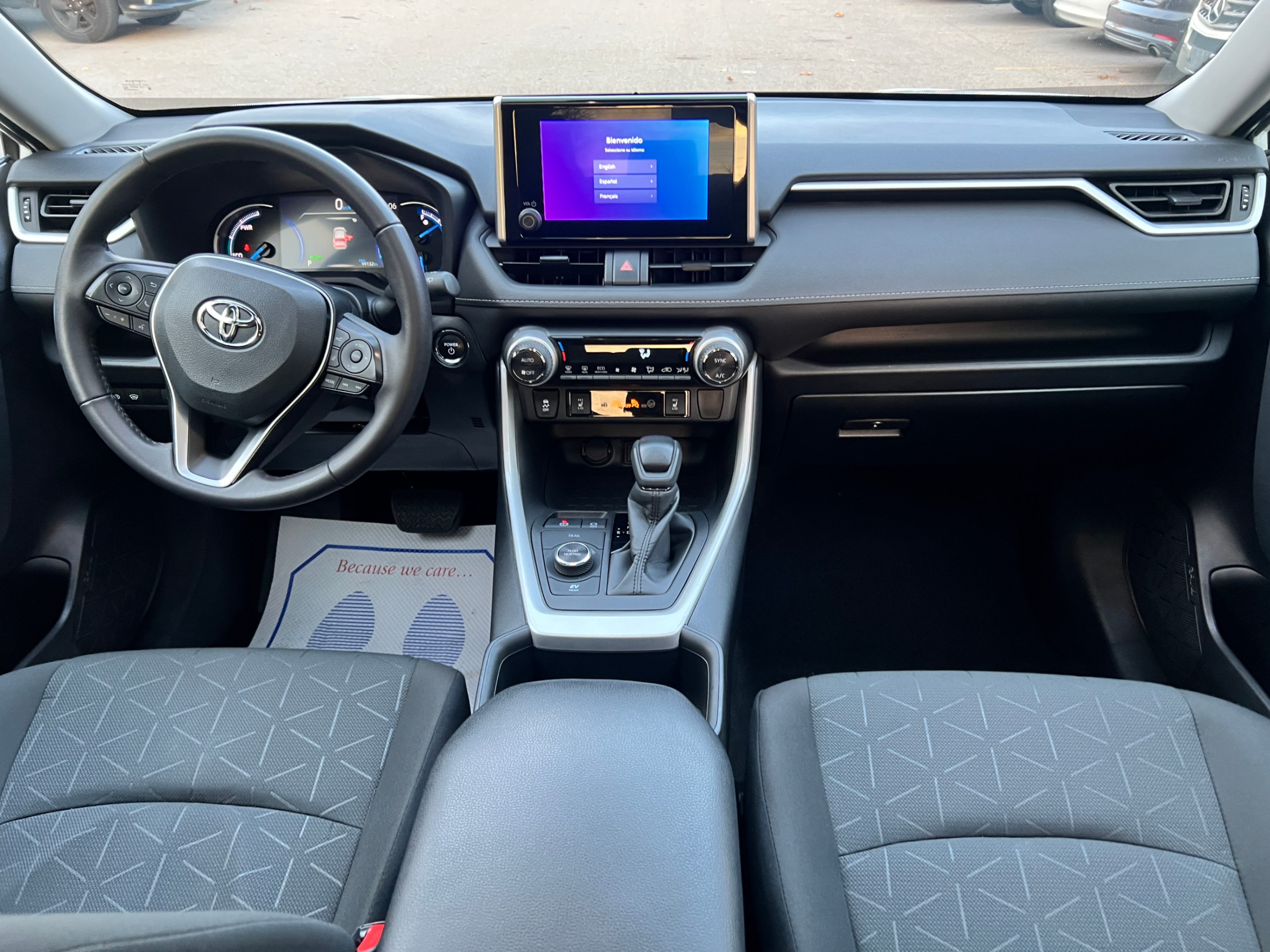 /crownautomobile/2023-Toyota-RAV4-34590706687261874.jpg