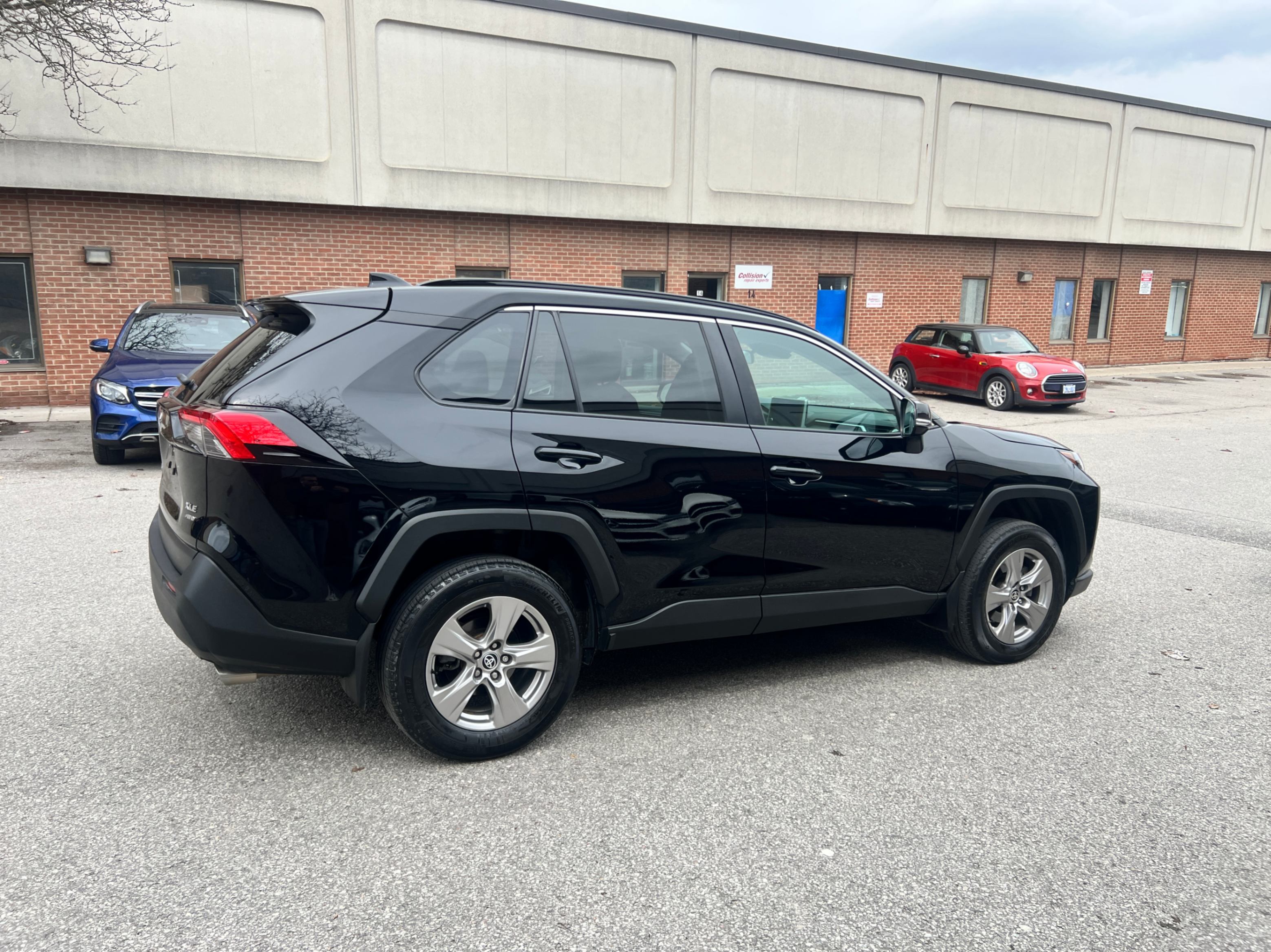 /crownautomobile/2023-Toyota-RAV4-40569213912912794.jpg