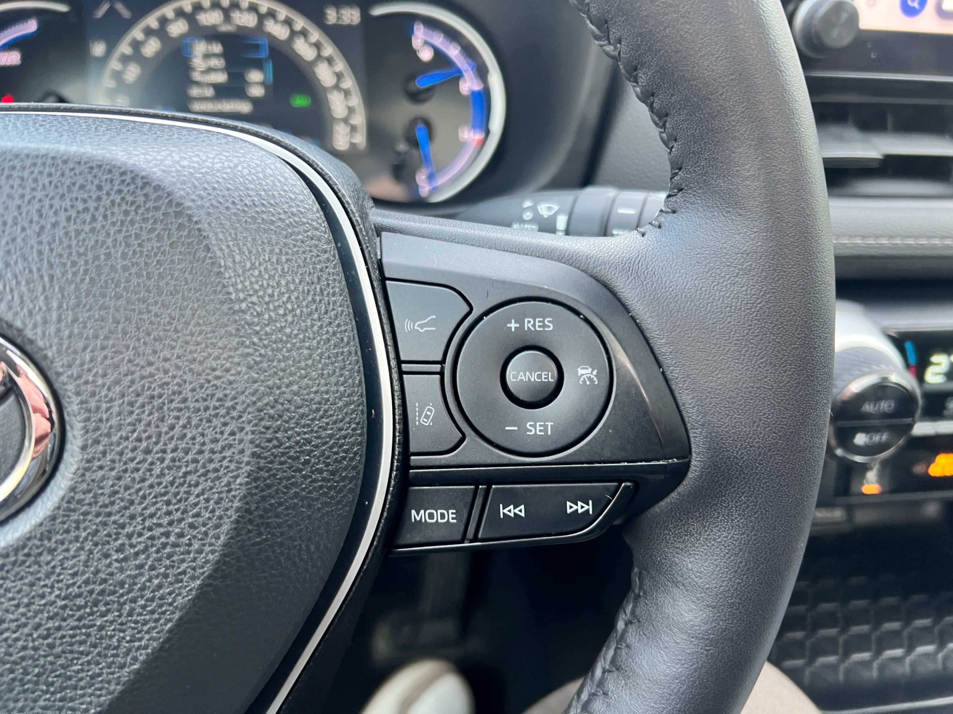 /crownautomobile/2023-Toyota-RAV4-44929683546937293.jpg