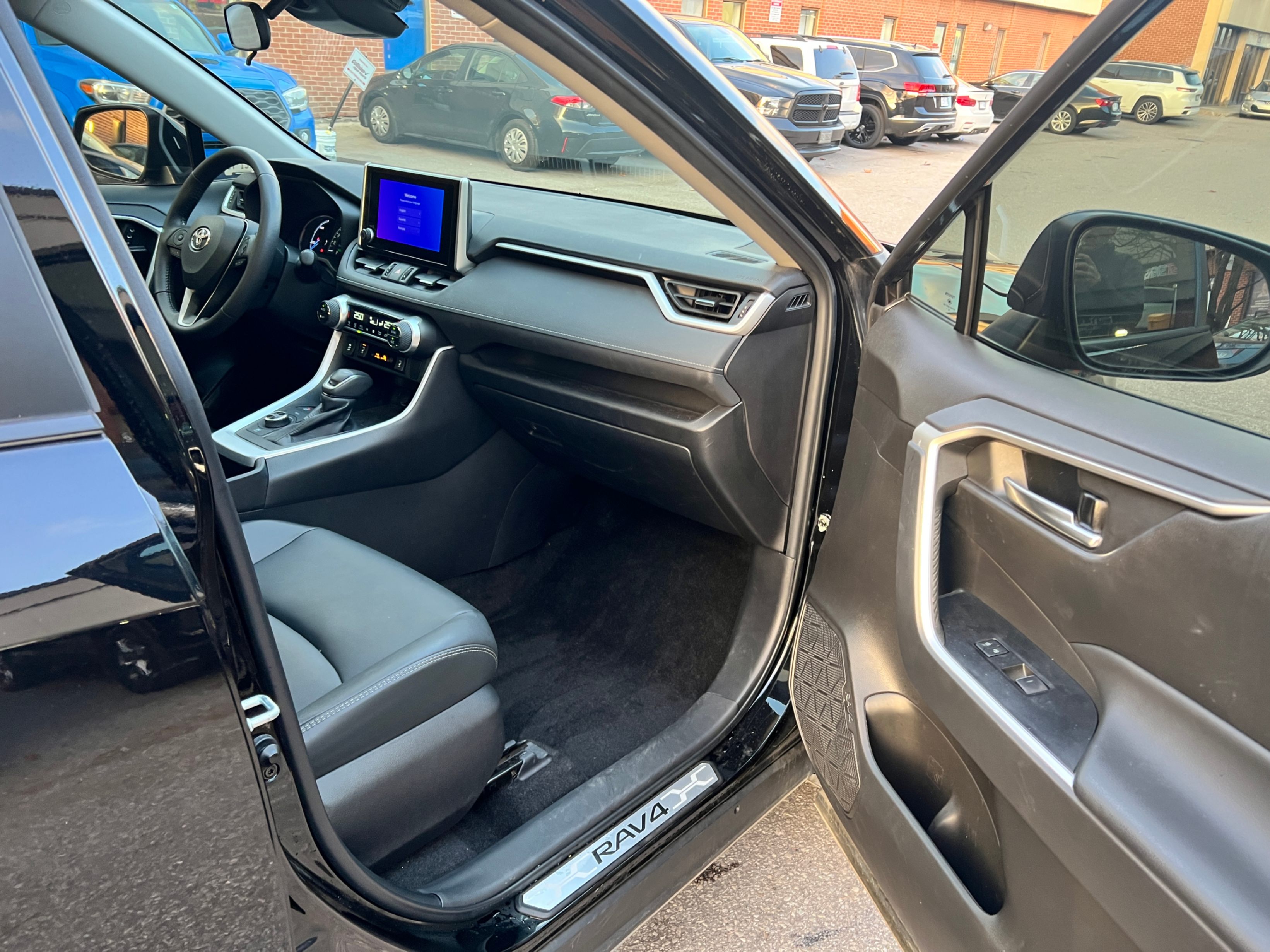 /crownautomobile/2023-Toyota-RAV4-6271404568073691.jpg