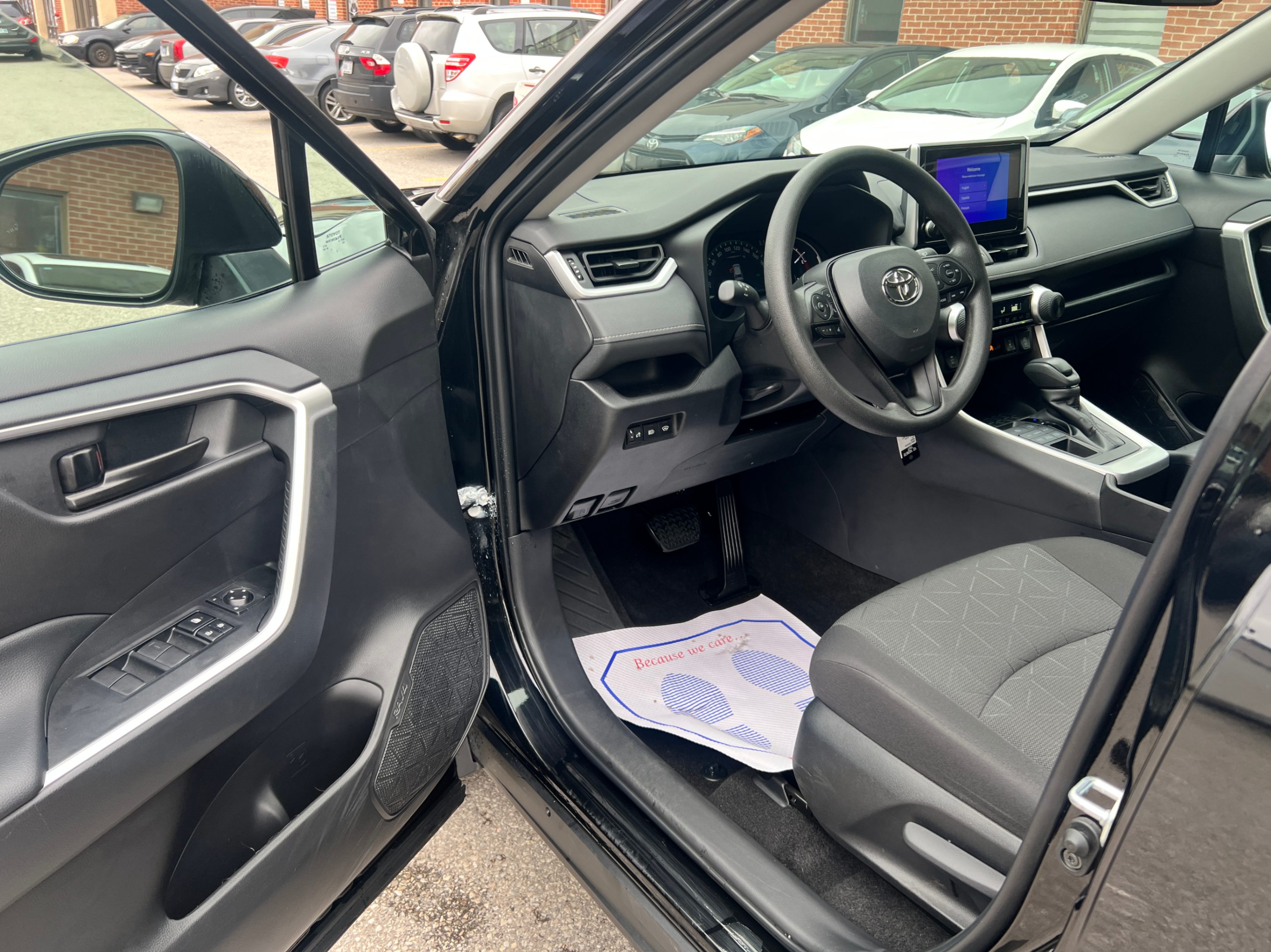 /crownautomobile/2023-Toyota-RAV4-7832527242859919.jpg