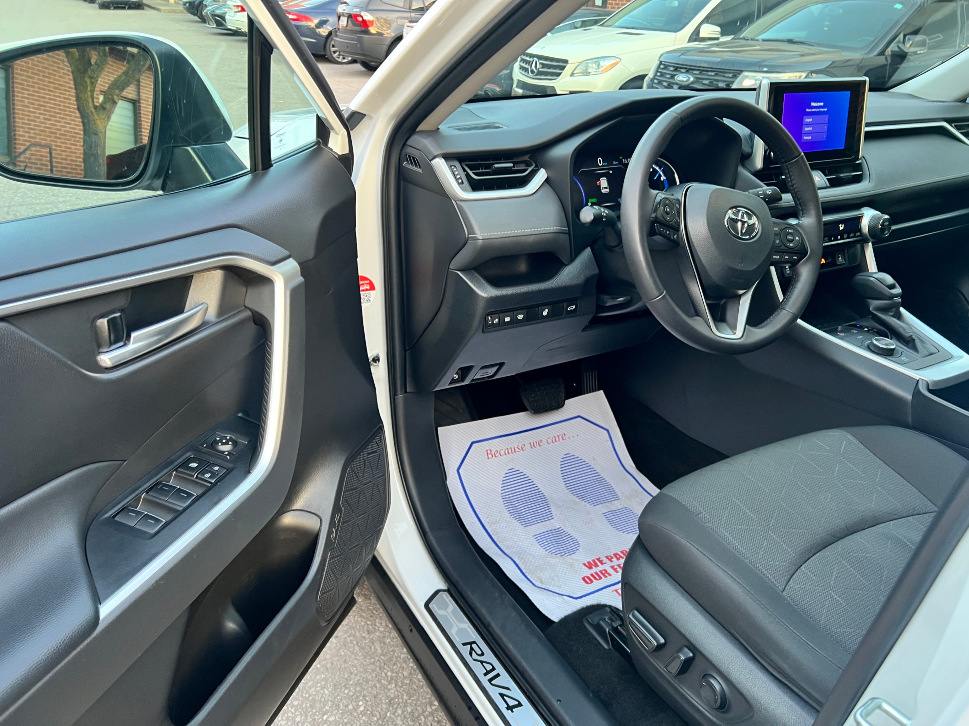 /crownautomobile/2023-Toyota-RAV4-9153660387812186.jpg