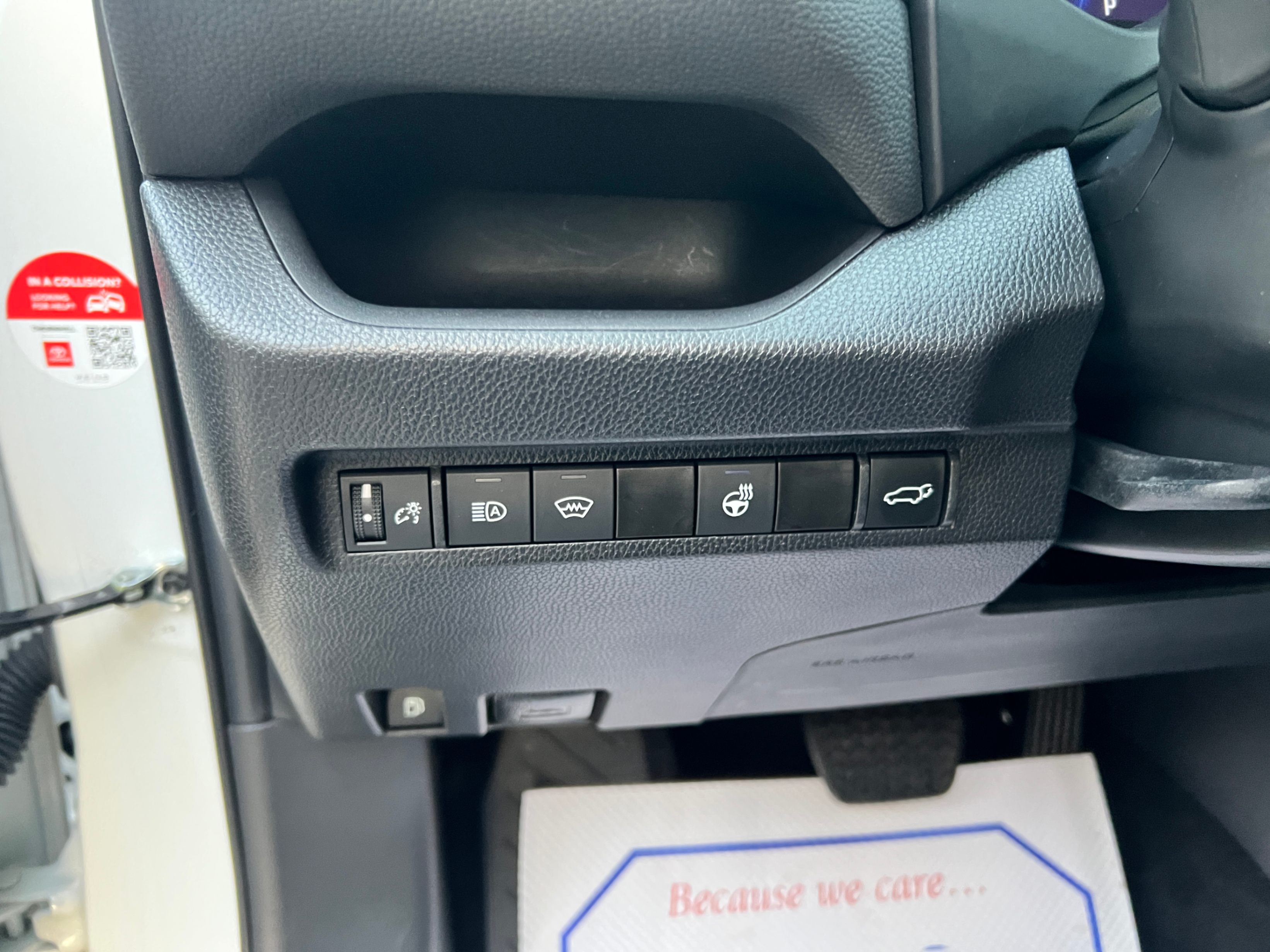 /crownautomobile/2023-Toyota-RAV4-9352805712945378.jpg