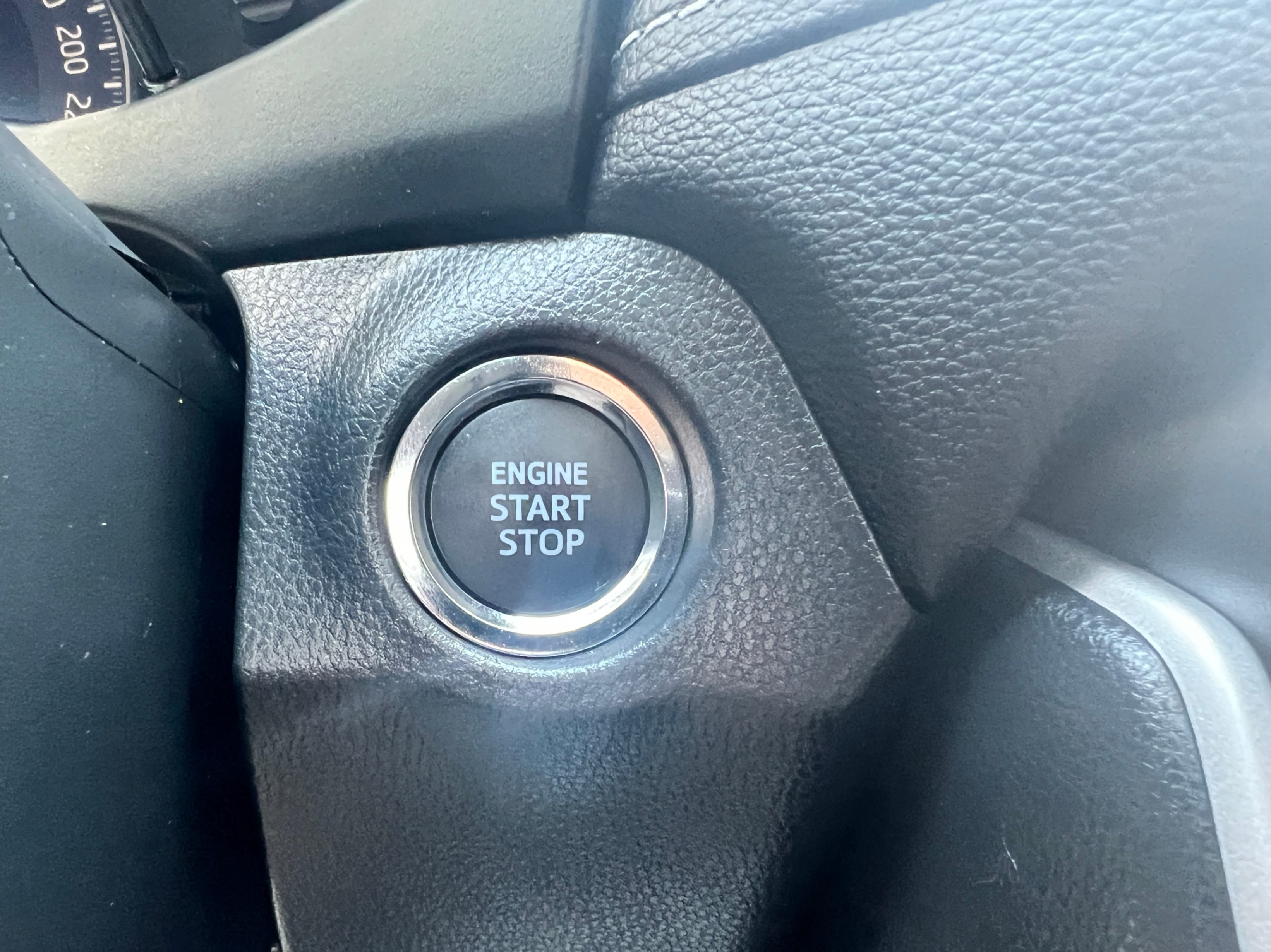/crownautomobile/2023-Toyota-RAV4-937903562141766.jpg