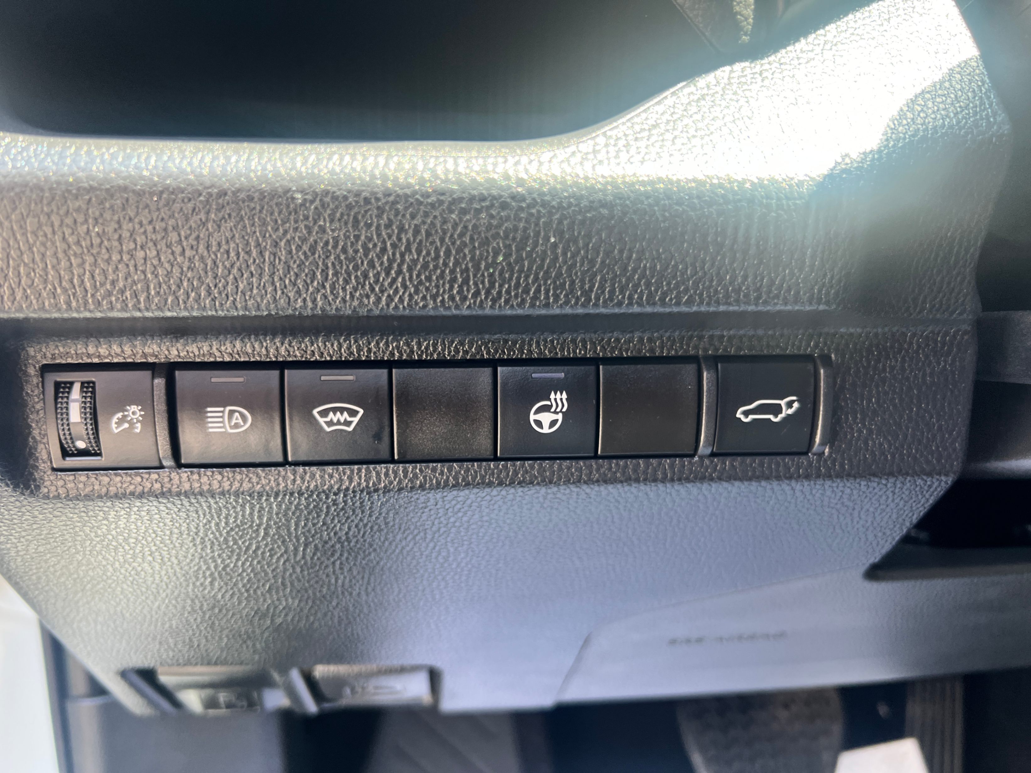 /crownautomobile/2023-Toyota-RAV4-938070140152707.jpg