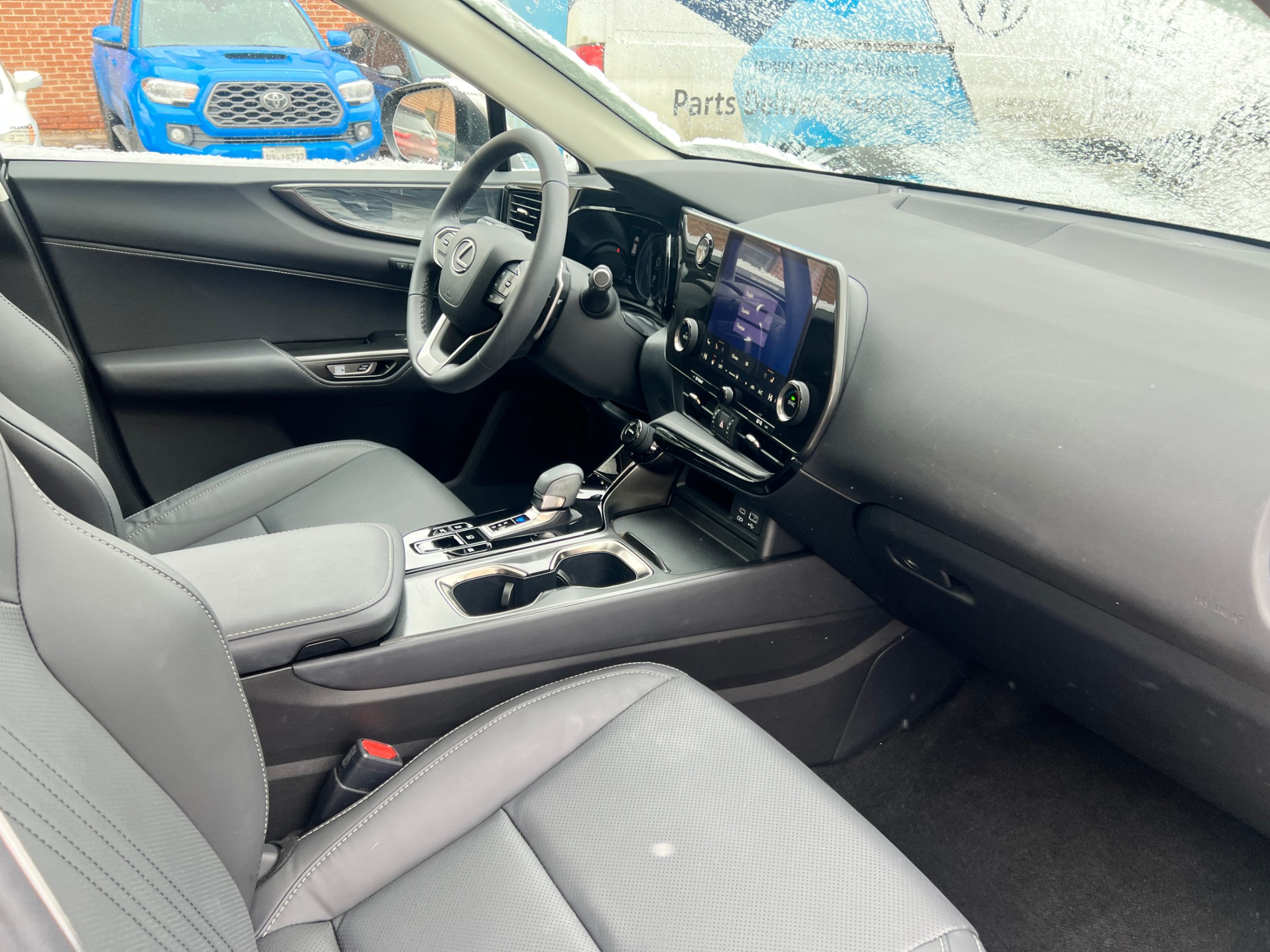 /crownautomobile/2024-Lexus-NX-11933645402032256.jpg