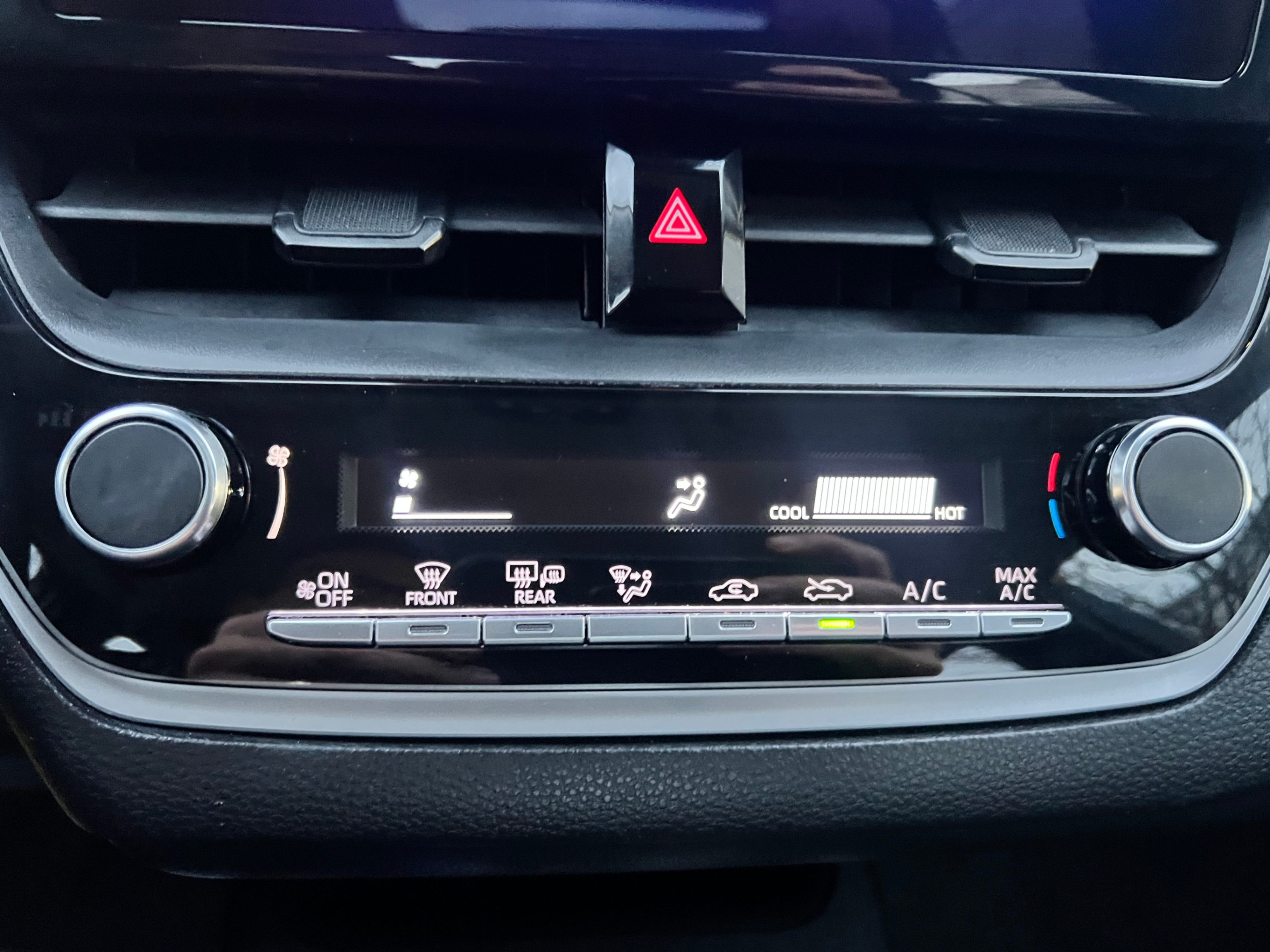 /crownautomobile/2024-Toyota-Corolla-185228995534648.jpg