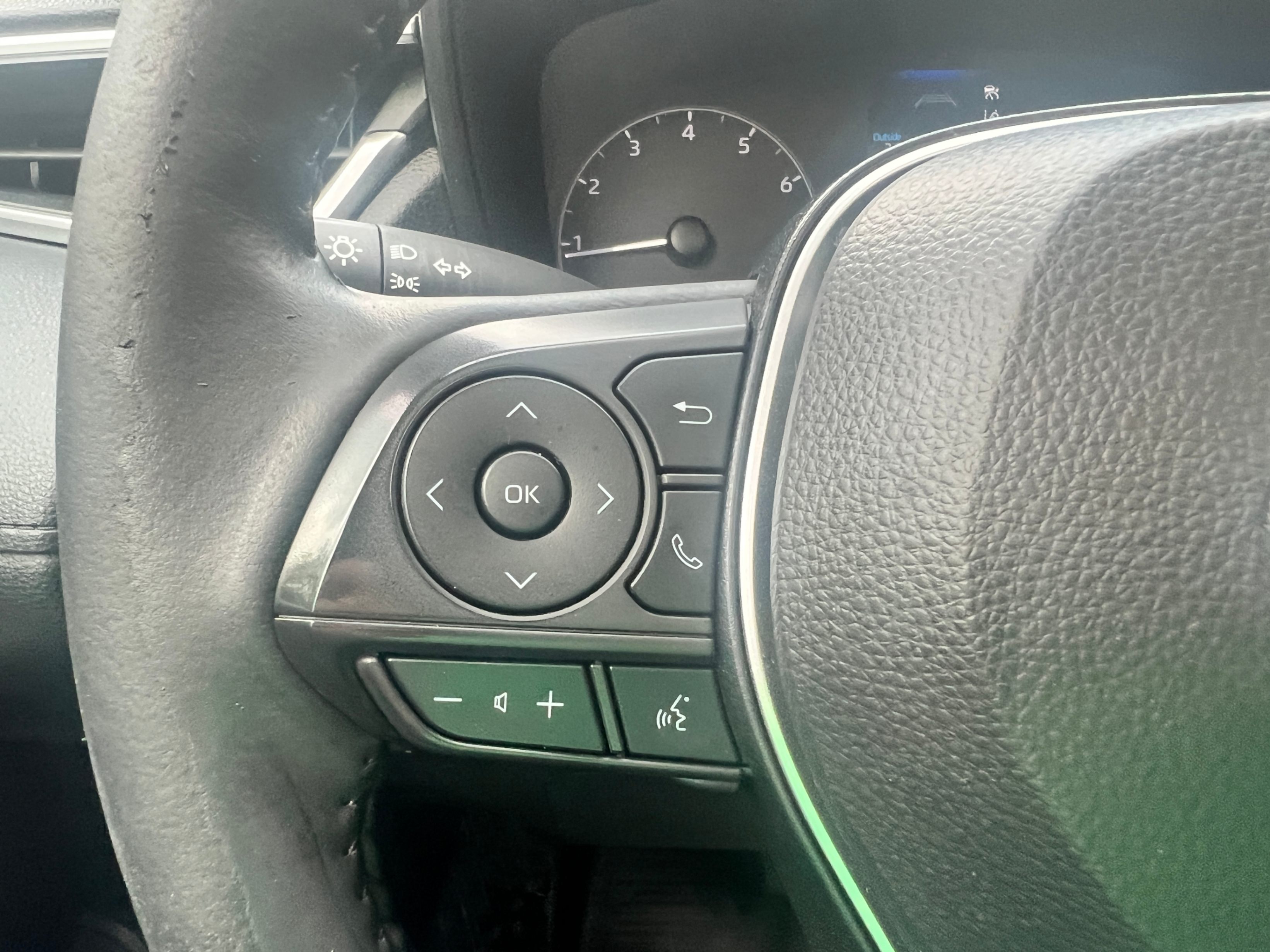 /crownautomobile/2024-Toyota-CorollaCross-06532697544018284.jpg